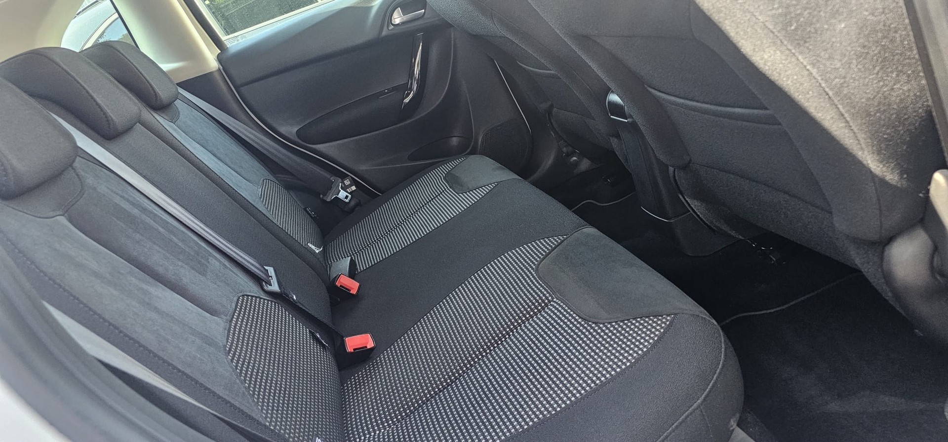 CITROEN C3 1.2i Exclusive-image-7