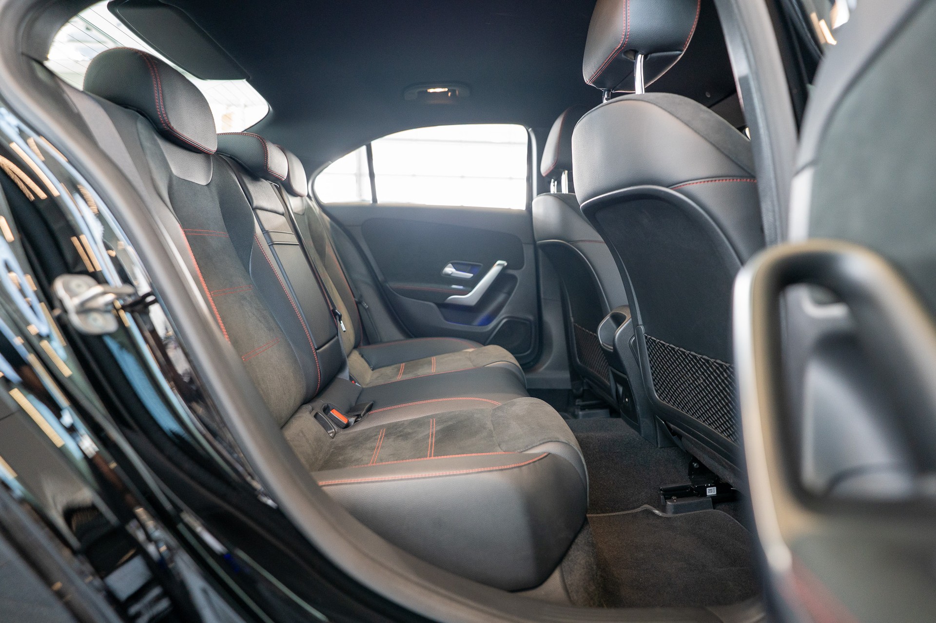 MERCEDES-BENZ A 200 AMG Line Limousine / Facelift / Rückfahrkamera / Ambientebeleuchtung-image-13