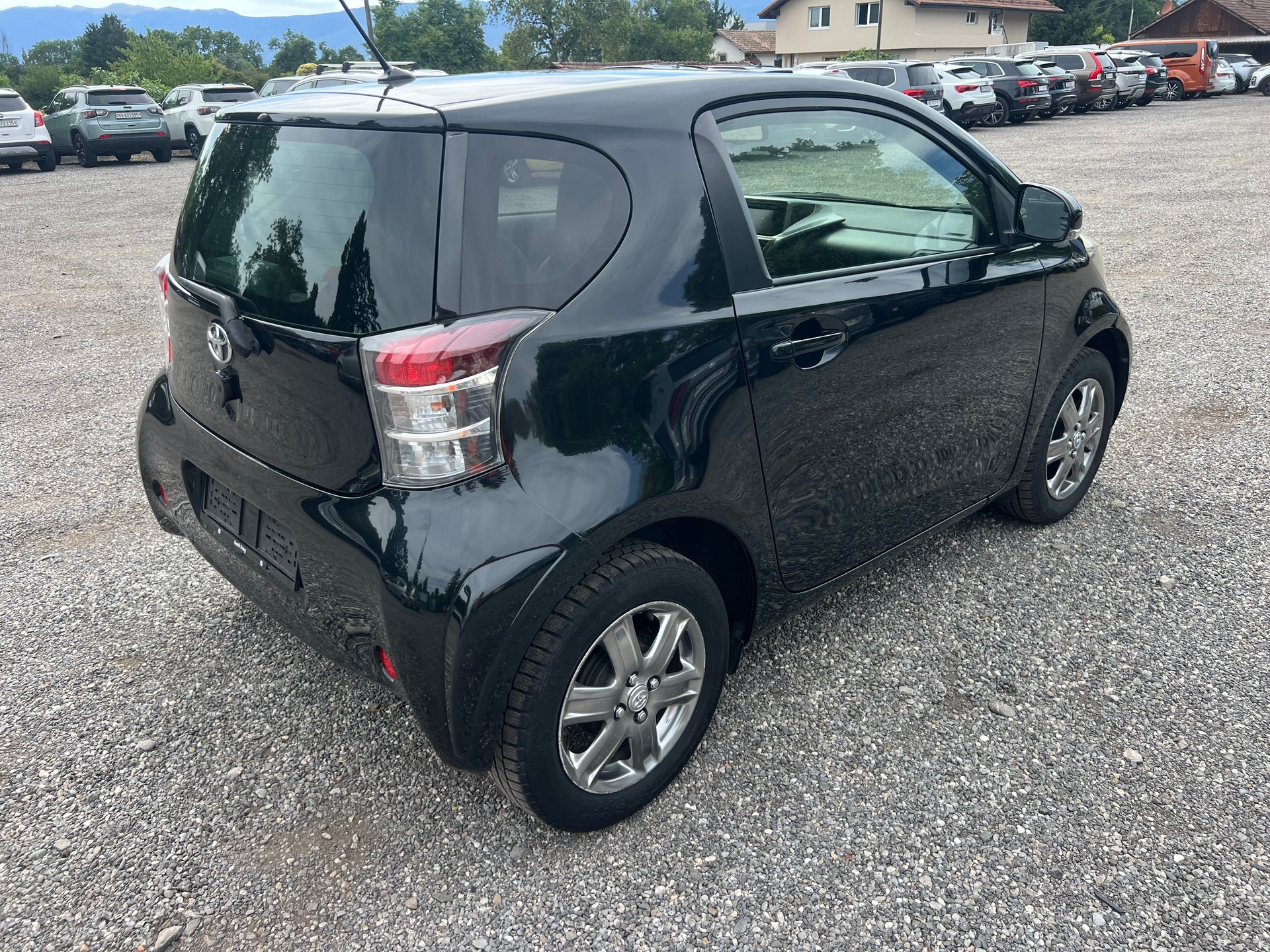 TOYOTA iQ2 1.0 VVT-i Multidrive-image-5