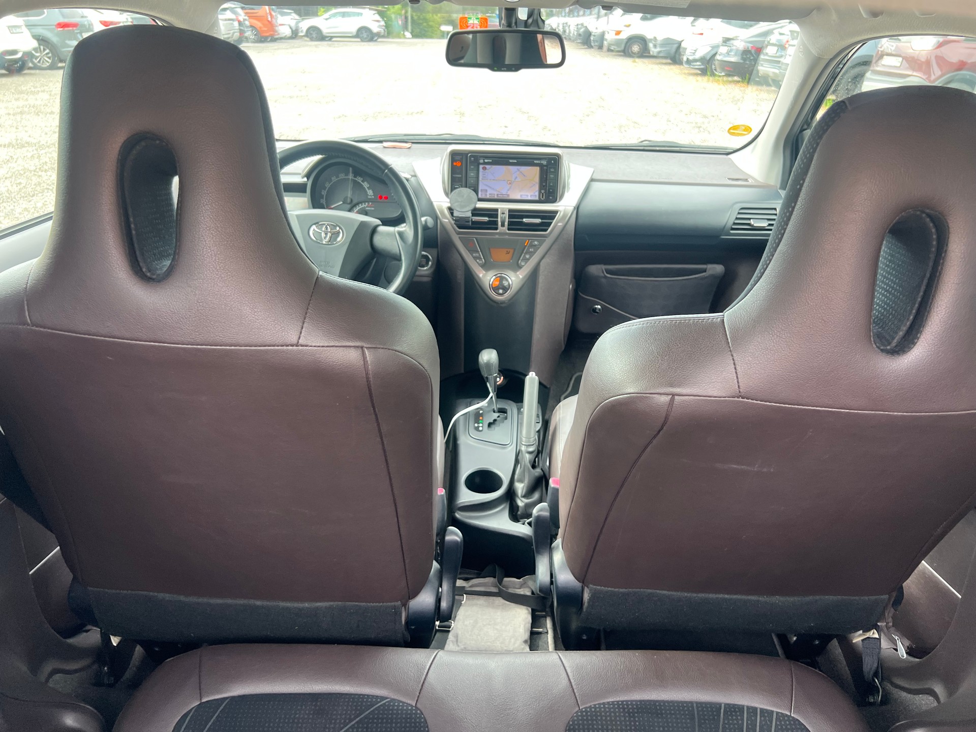 TOYOTA iQ2 1.0 VVT-i Multidrive-image-14