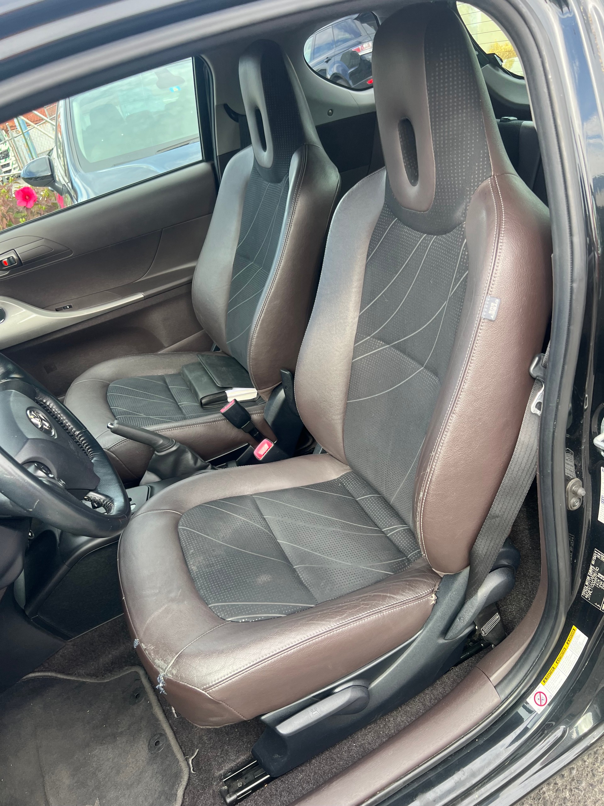 TOYOTA iQ2 1.0 VVT-i Multidrive-image-9