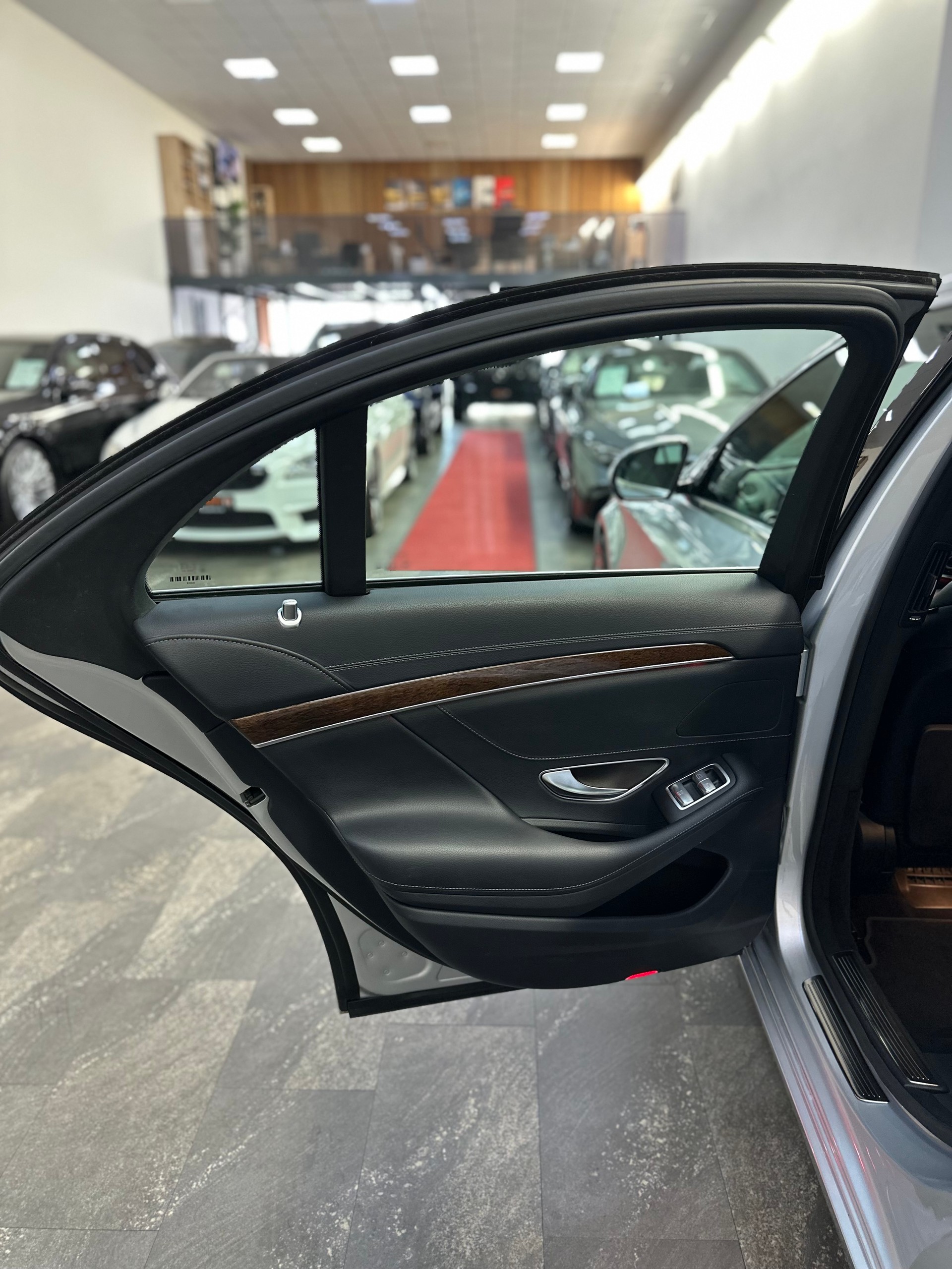 MERCEDES-BENZ S 350 BlueTEC 4Matic 7G-Tronic-image-19