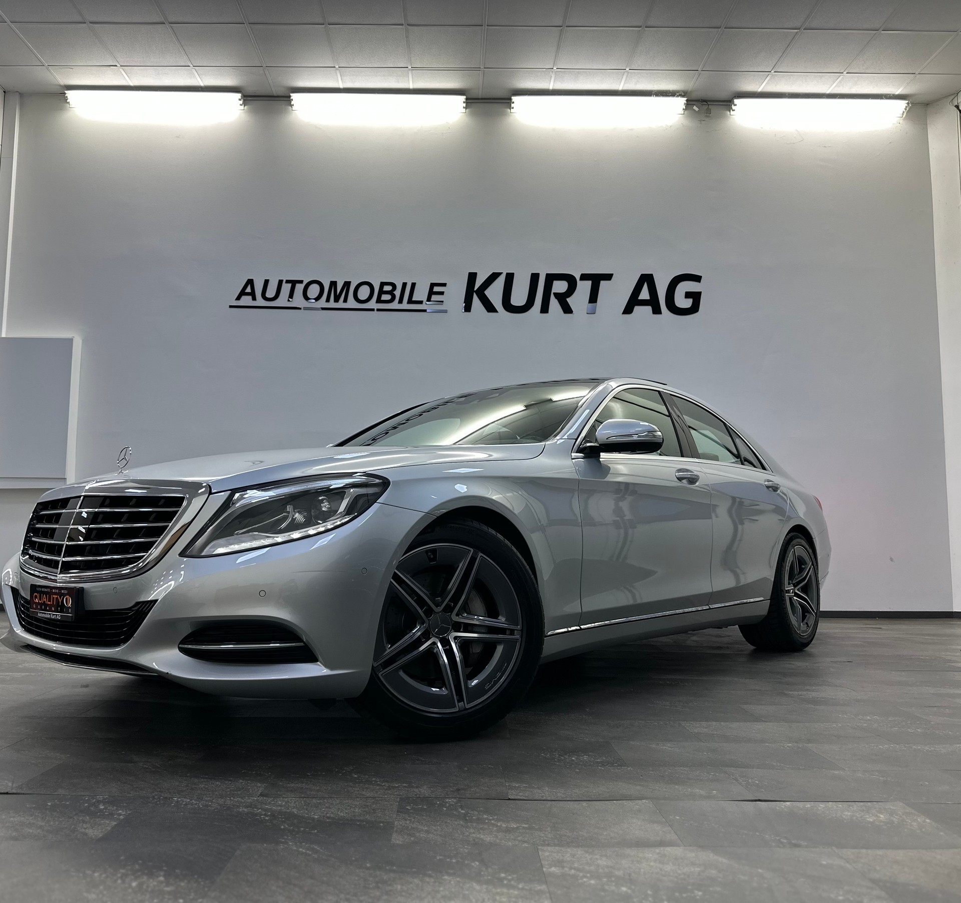 MERCEDES-BENZ S 350 BlueTEC 4Matic 7G-Tronic-showroom-element-1
