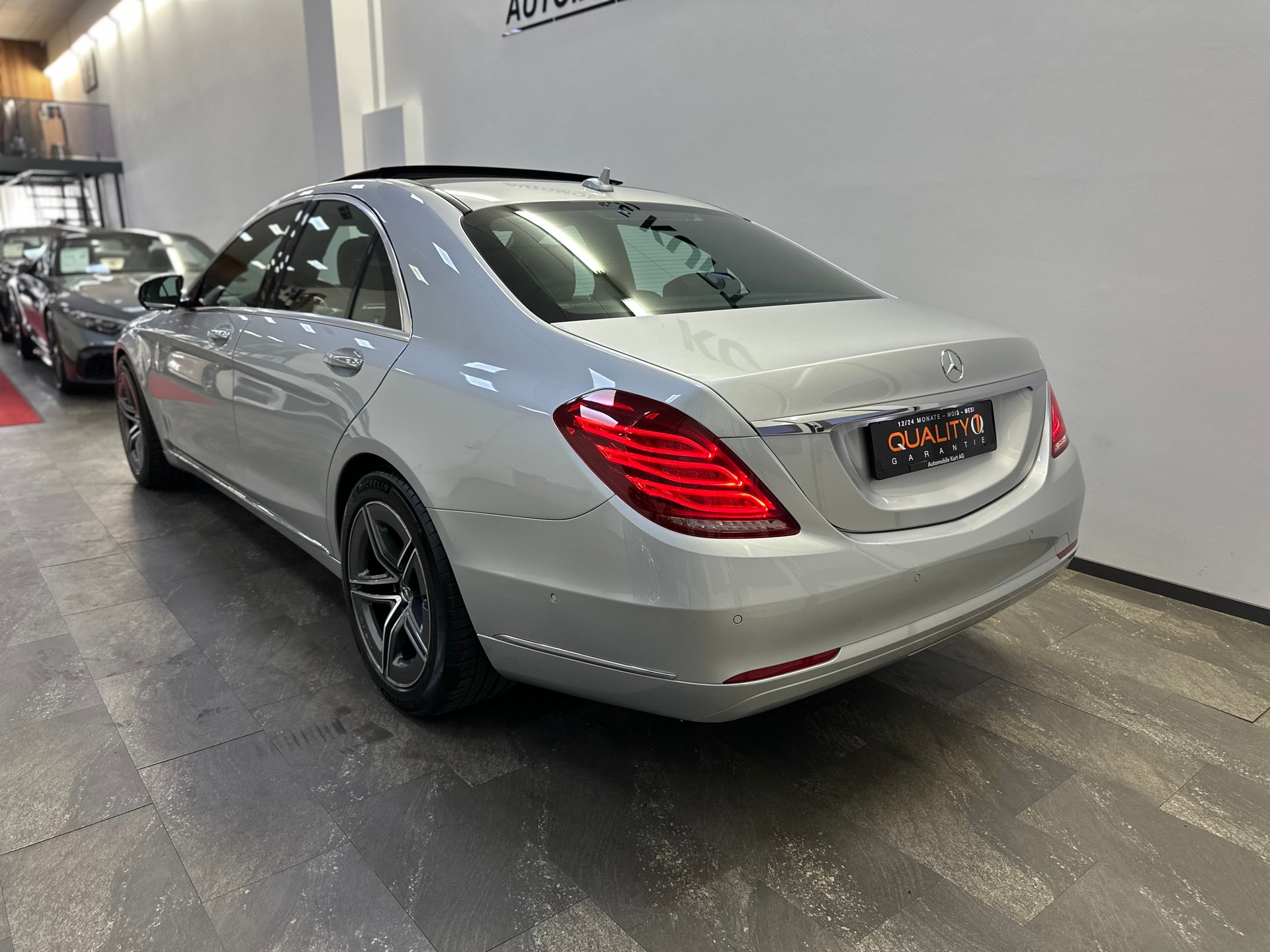 MERCEDES-BENZ S 350 BlueTEC 4Matic 7G-Tronic-showroom-element-3