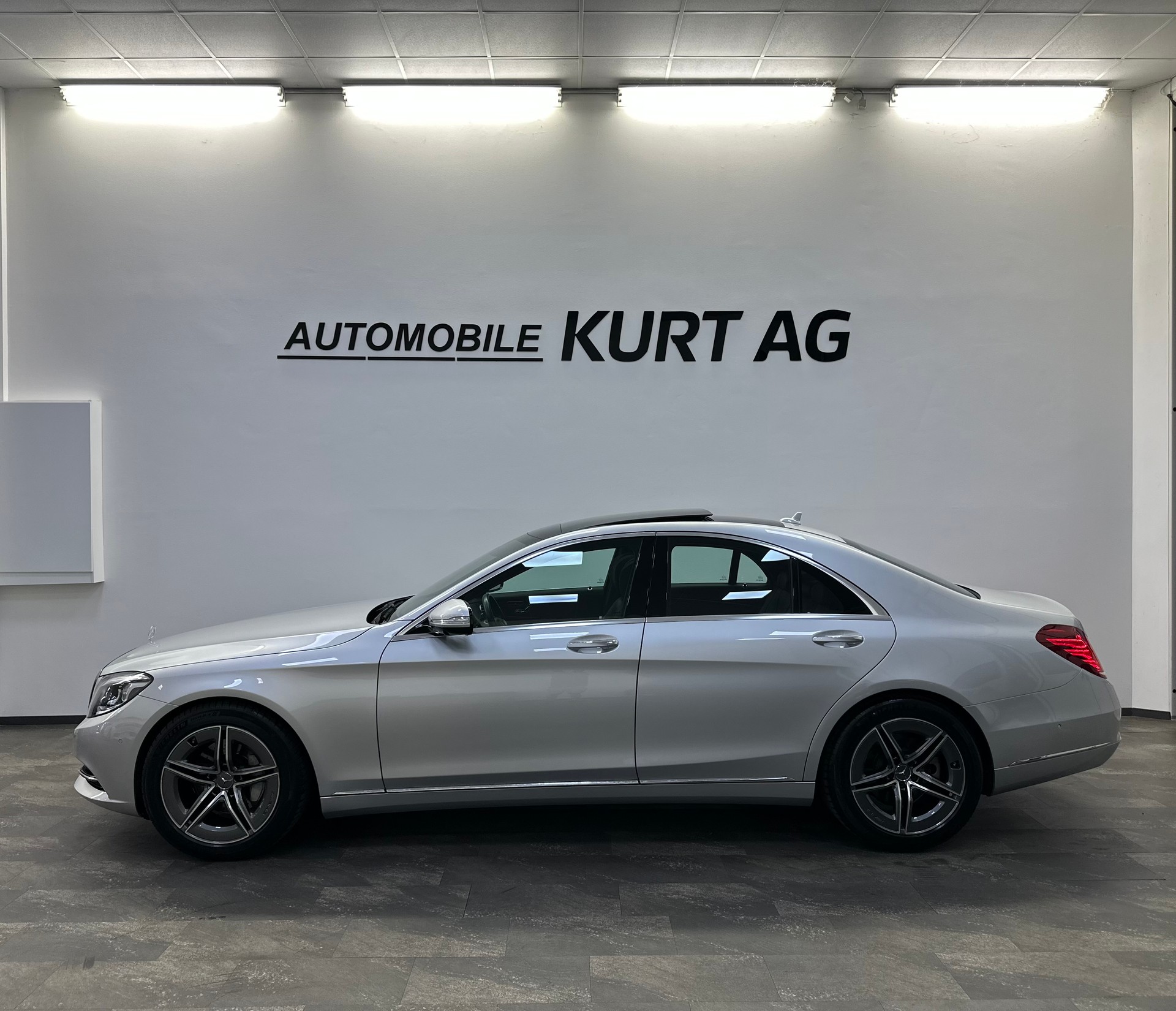 MERCEDES-BENZ S 350 BlueTEC 4Matic 7G-Tronic-showroom-element-2