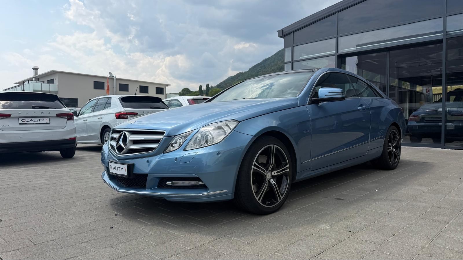 MERCEDES-BENZ E 250 CDI BlueEfficiency-showroom-element-3