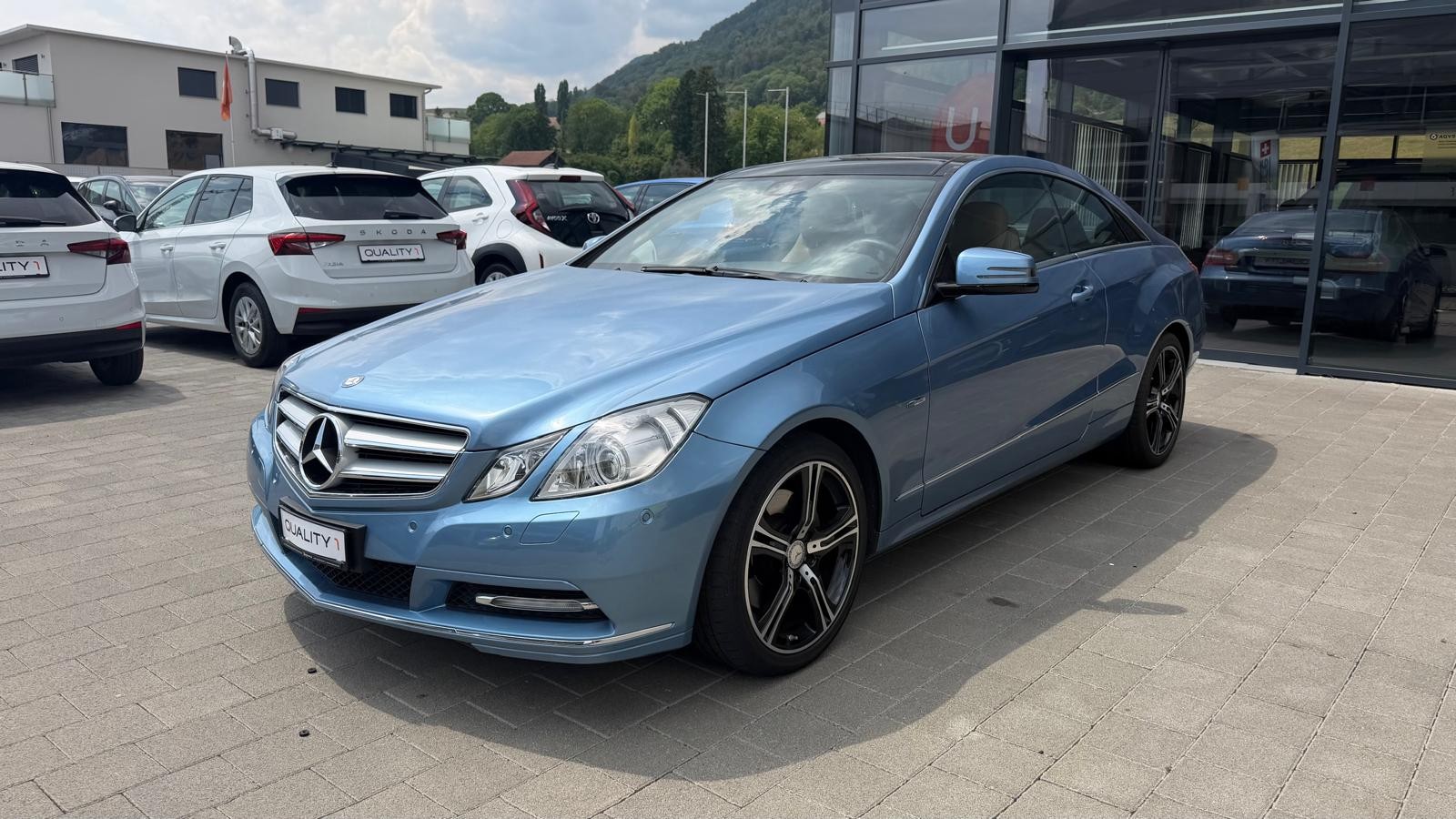 MERCEDES-BENZ E 250 CDI BlueEfficiency-showroom-element-1