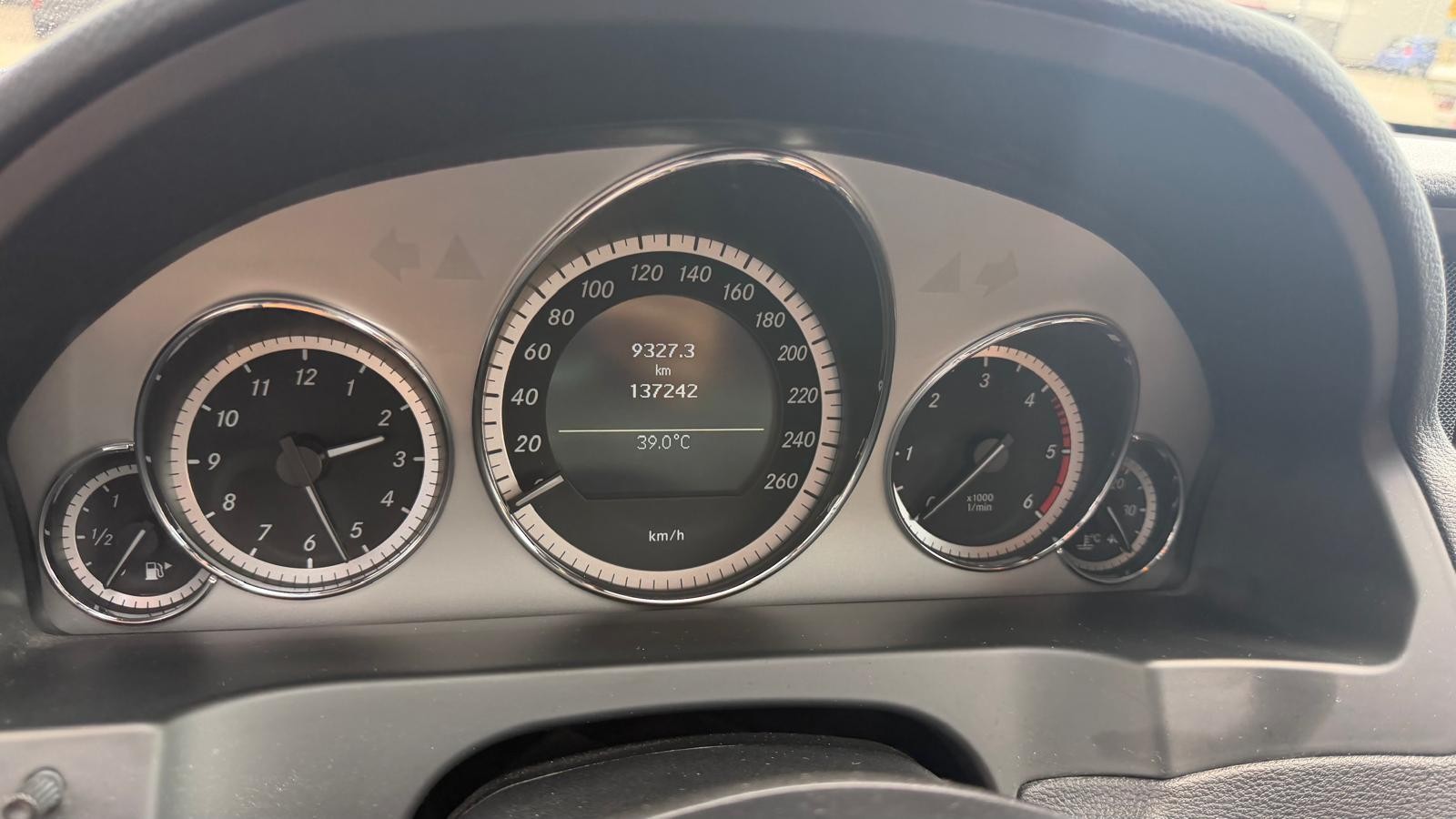 MERCEDES-BENZ E 250 CDI BlueEfficiency-image-27