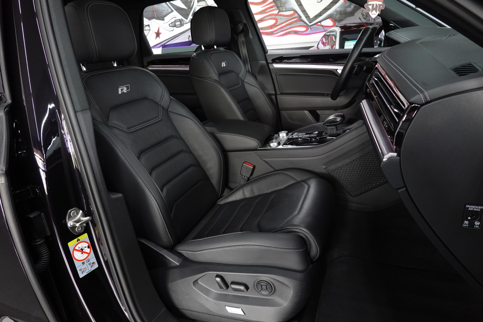VW TOUAREG 3.0 TSI BLACK R-LINE TIPTRONIC CH-FZ ON TOP-image-46