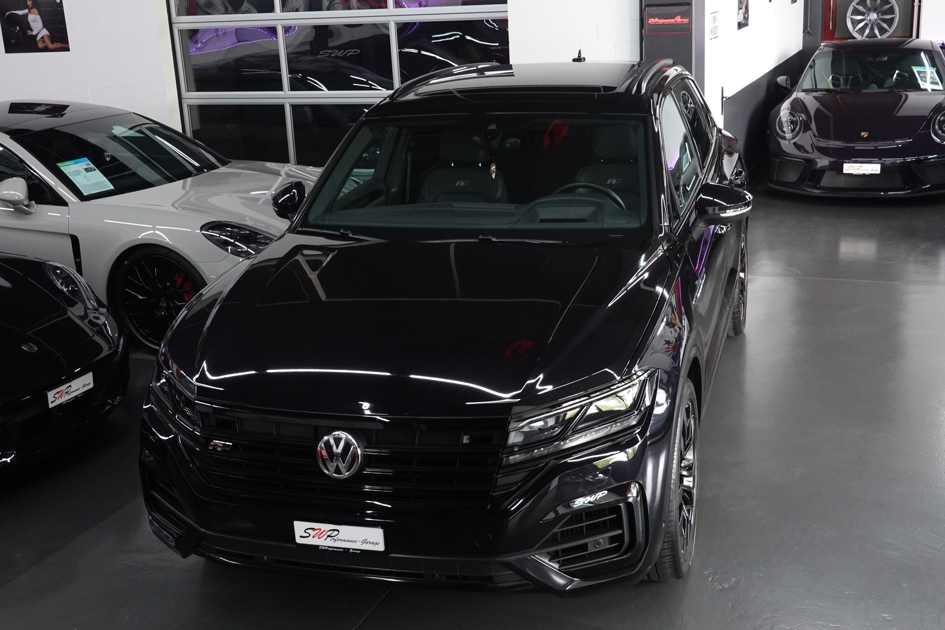 VW TOUAREG 3.0 TSI BLACK R-LINE TIPTRONIC CH-FZ ON TOP-showroom-element-2