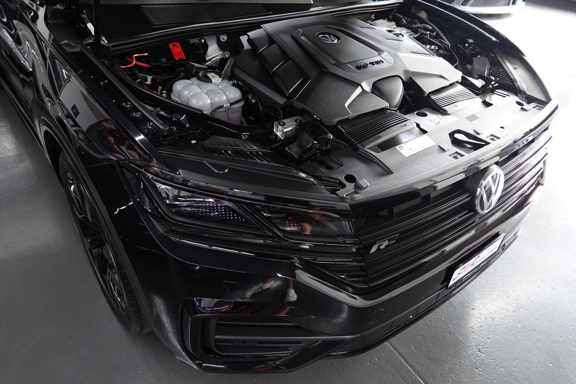 VW TOUAREG 3.0 TSI BLACK R-LINE TIPTRONIC CH-FZ ON TOP-image-5