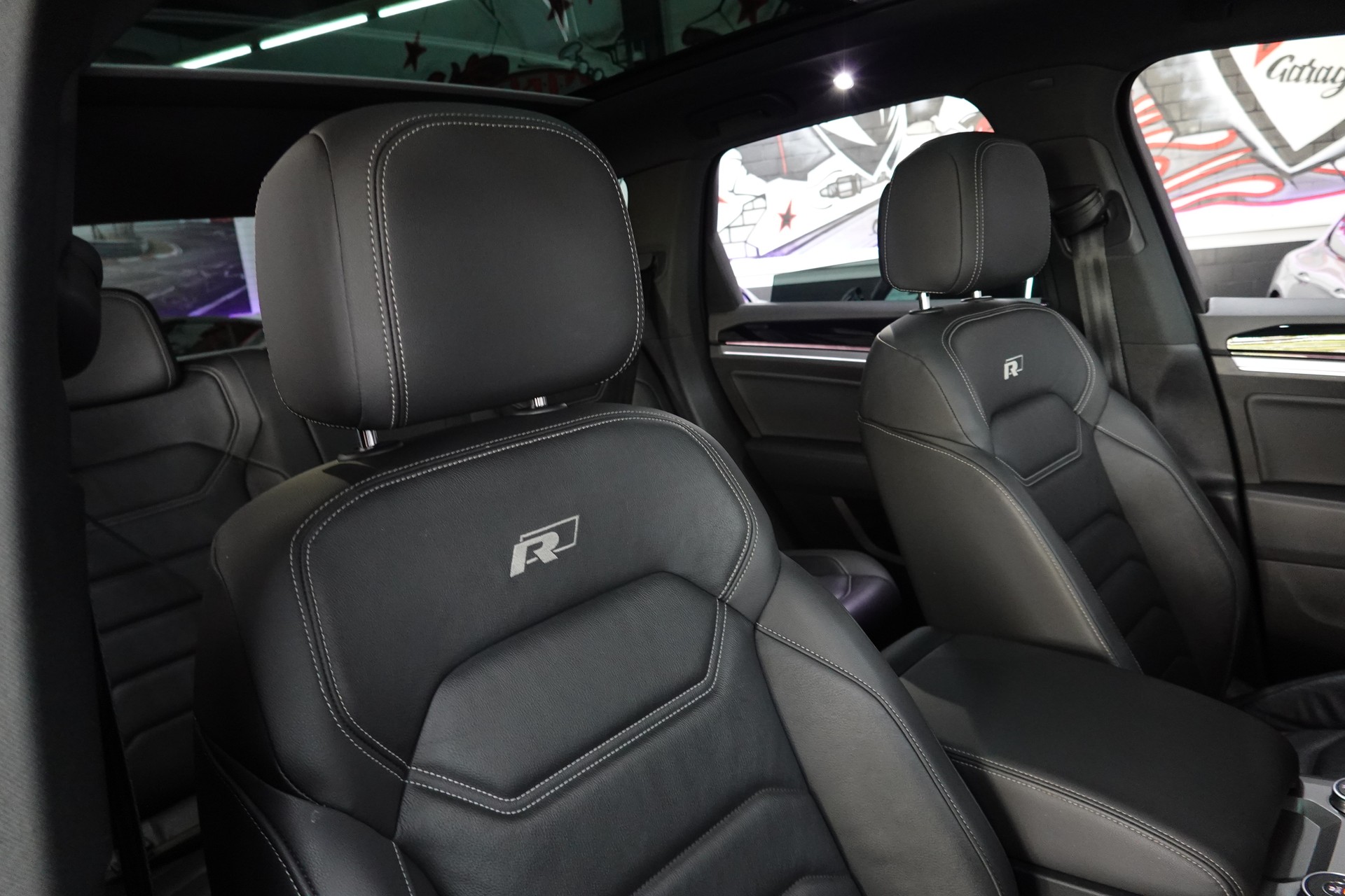 VW TOUAREG 3.0 TSI BLACK R-LINE TIPTRONIC CH-FZ ON TOP-image-47