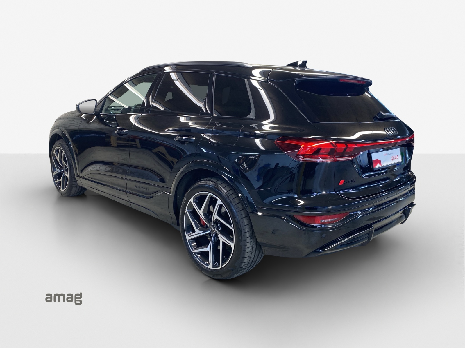 AUDI SQ6 e-tron quattro-showroom-element-2