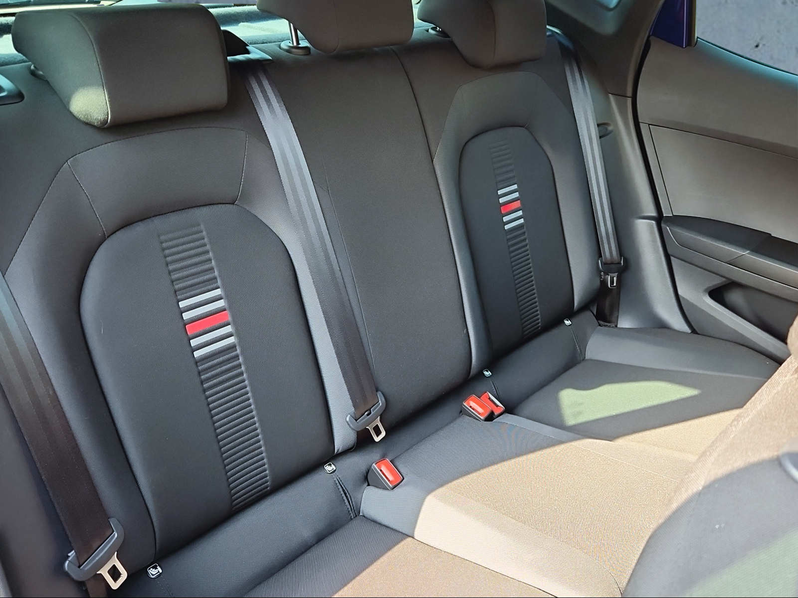 SEAT Ibiza 1.0 EcoTSI Hola FR DSG-image-12