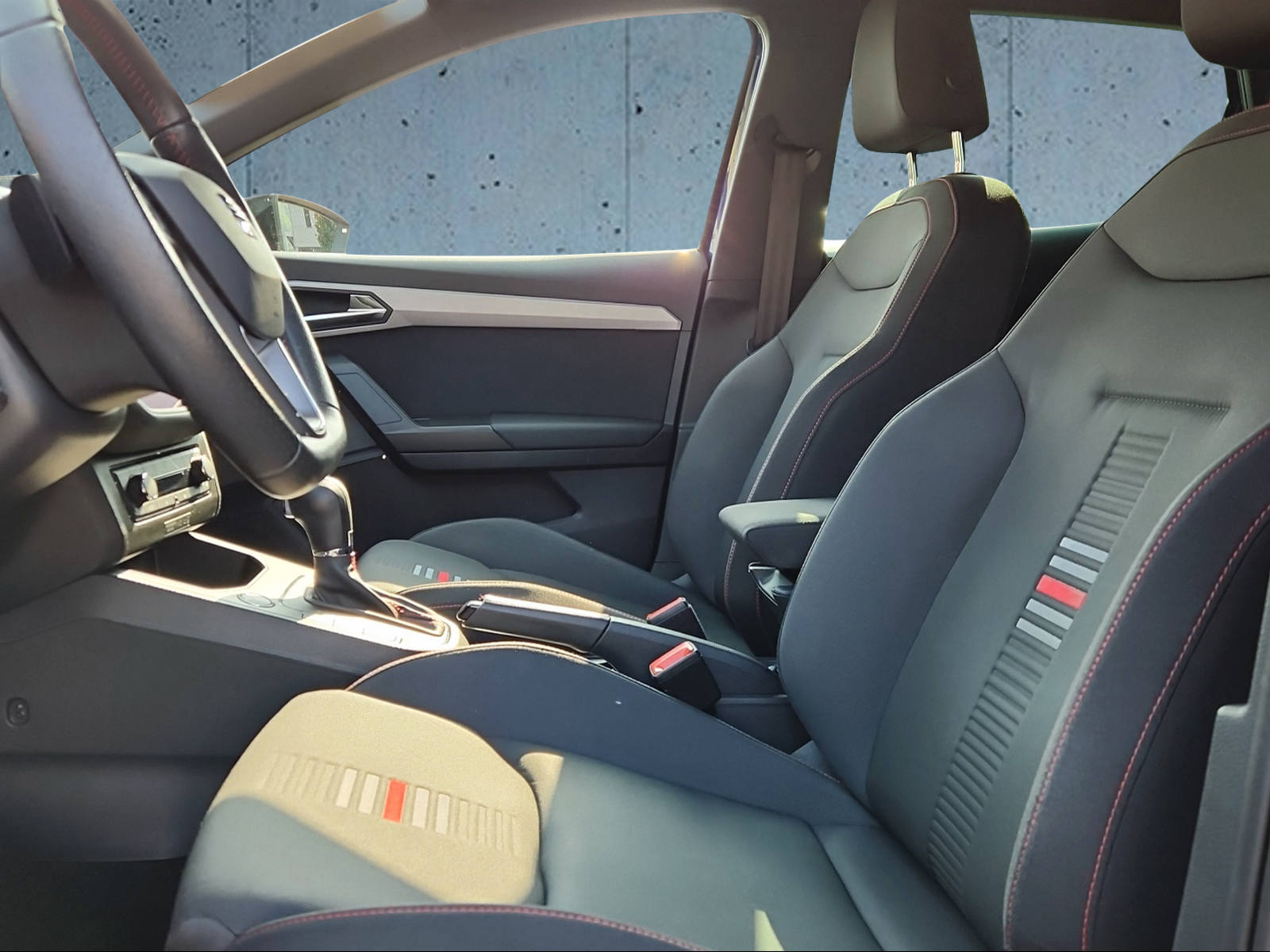 SEAT Ibiza 1.0 EcoTSI Hola FR DSG-image-8