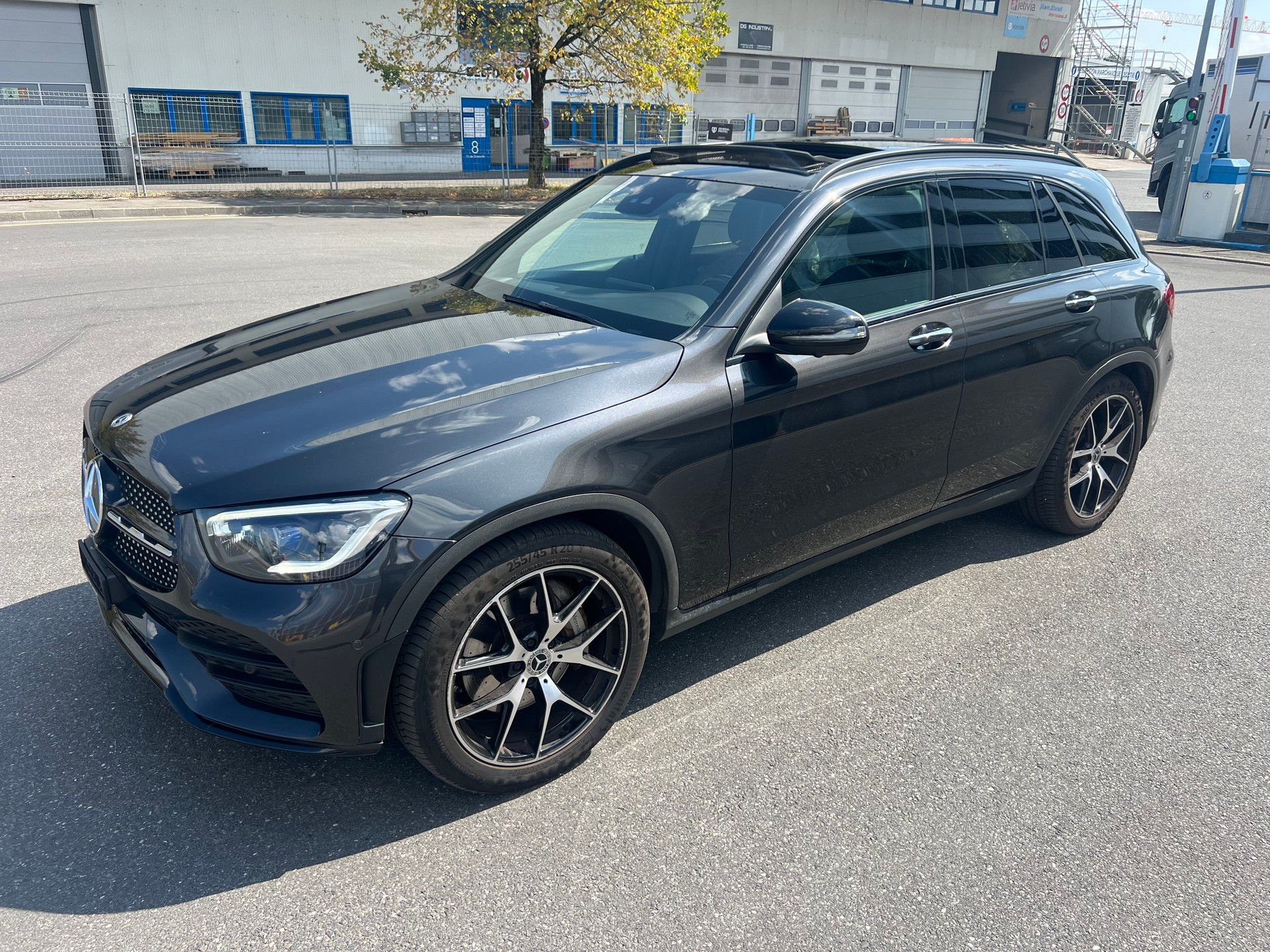 MERCEDES-BENZ GLC 200 AMG Line 4Matic 9G-Tronic