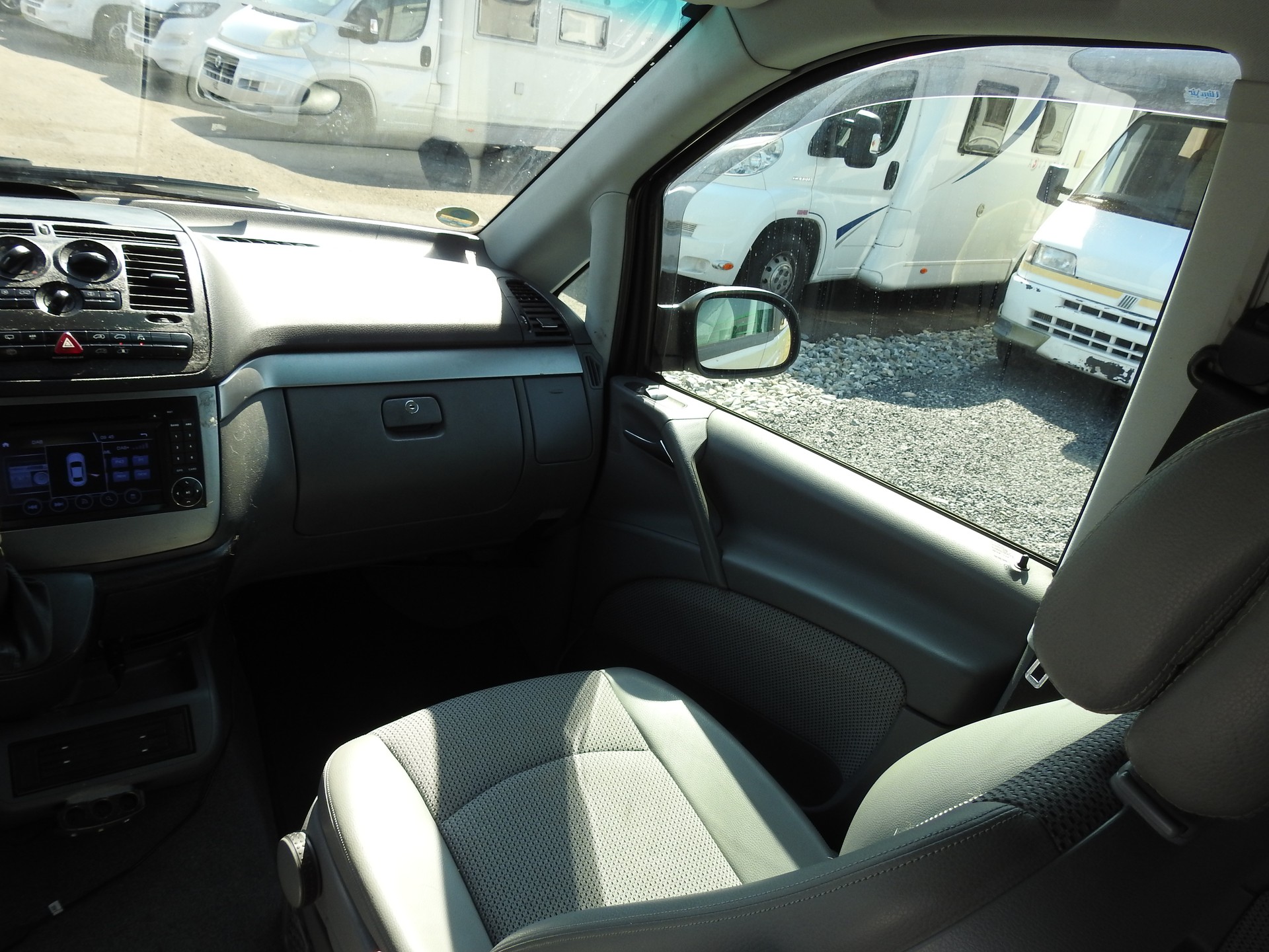 MERCEDES-BENZ Viano 3.0 CDI Trend Automat-image-17