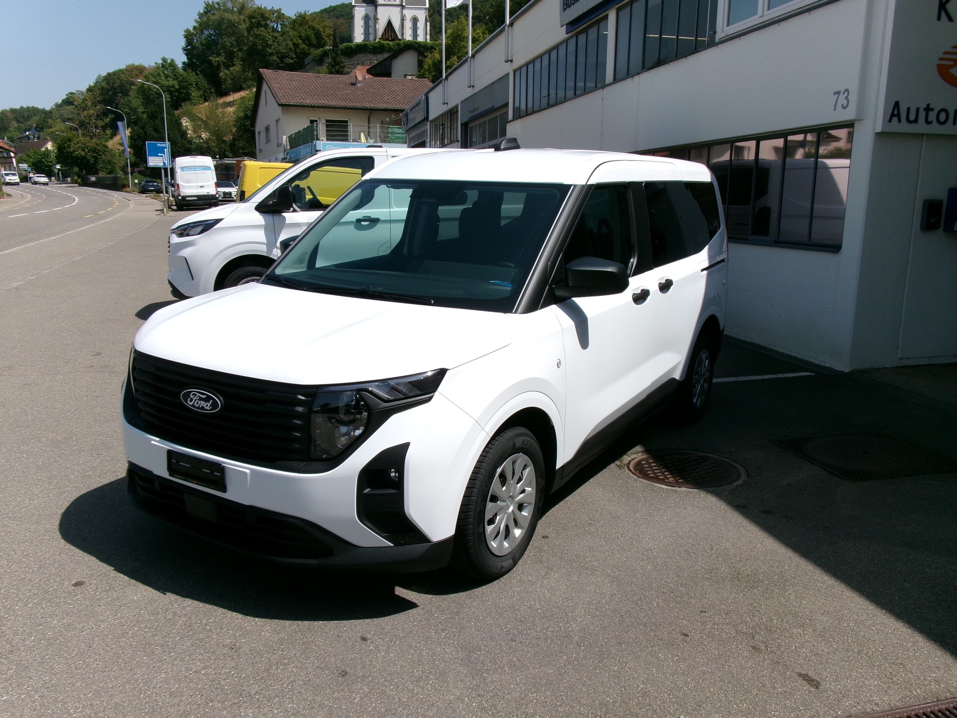 FORD Tourneo Courier 1.0 EcoBoost Trend Automat-showroom-element-1