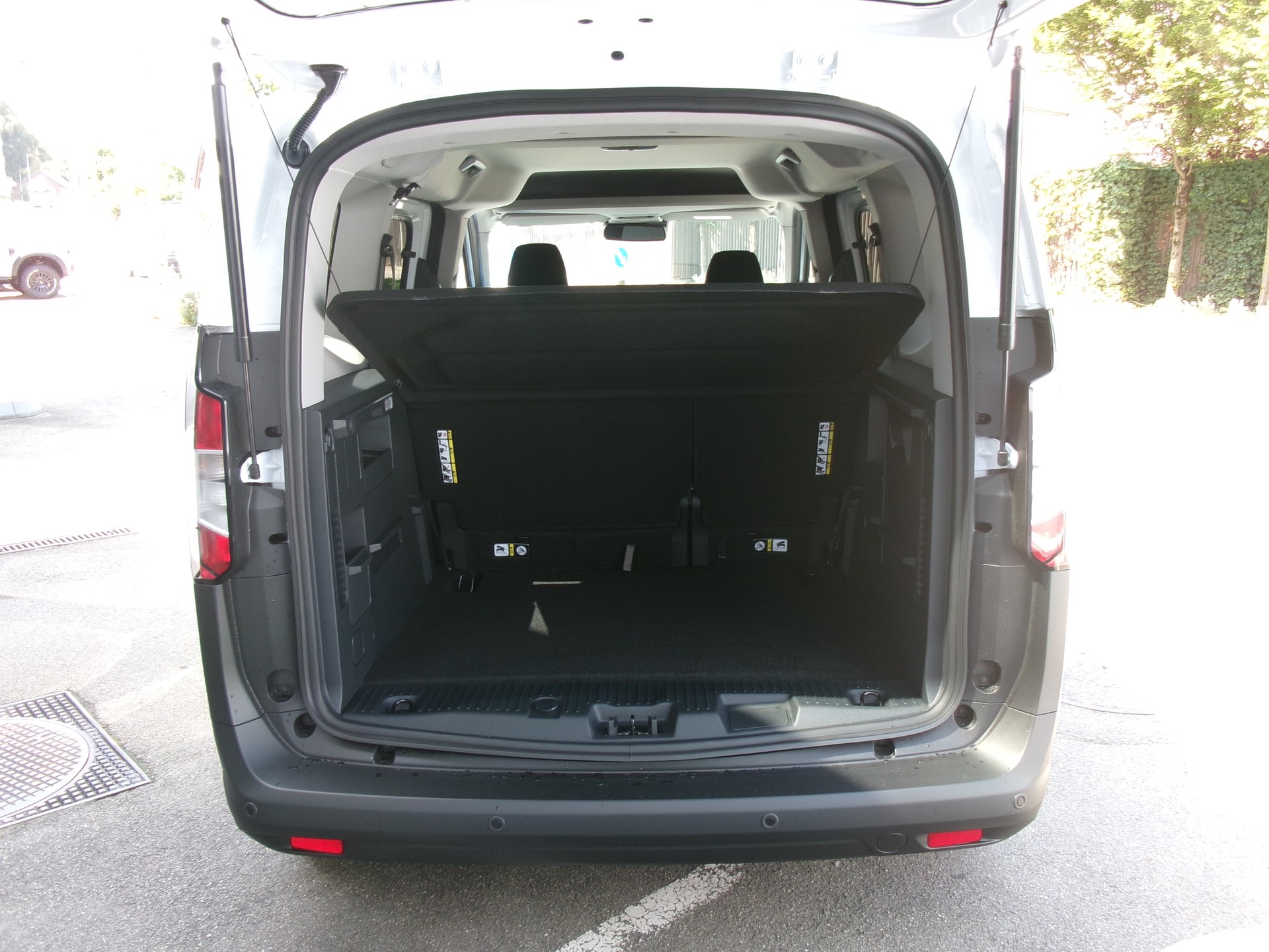 FORD Tourneo Courier 1.0 EcoBoost Trend Automat-image-4