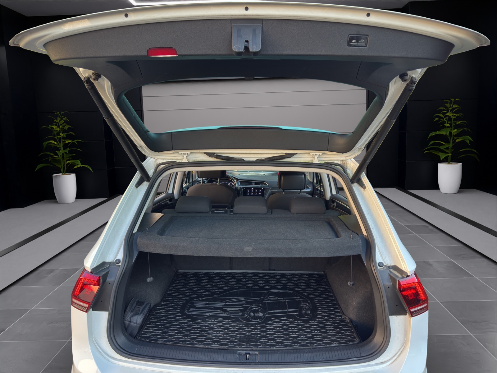 VW Tiguan 2.0 TDI 190-PS SCR Highline 4Motion DSG-image-15