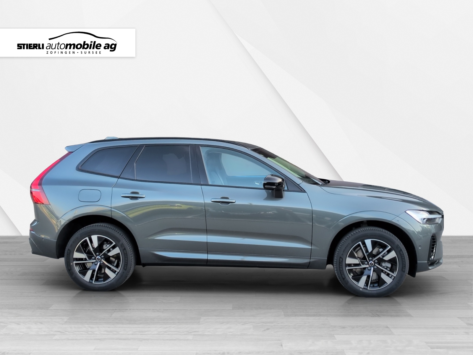 VOLVO XC60 2.0 T6 TE Plus Dark eAWD-showroom-element-3