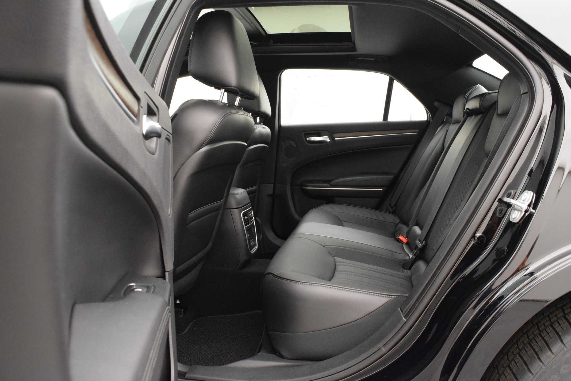 CHRYSLER 300C 5.7 V8-image-15