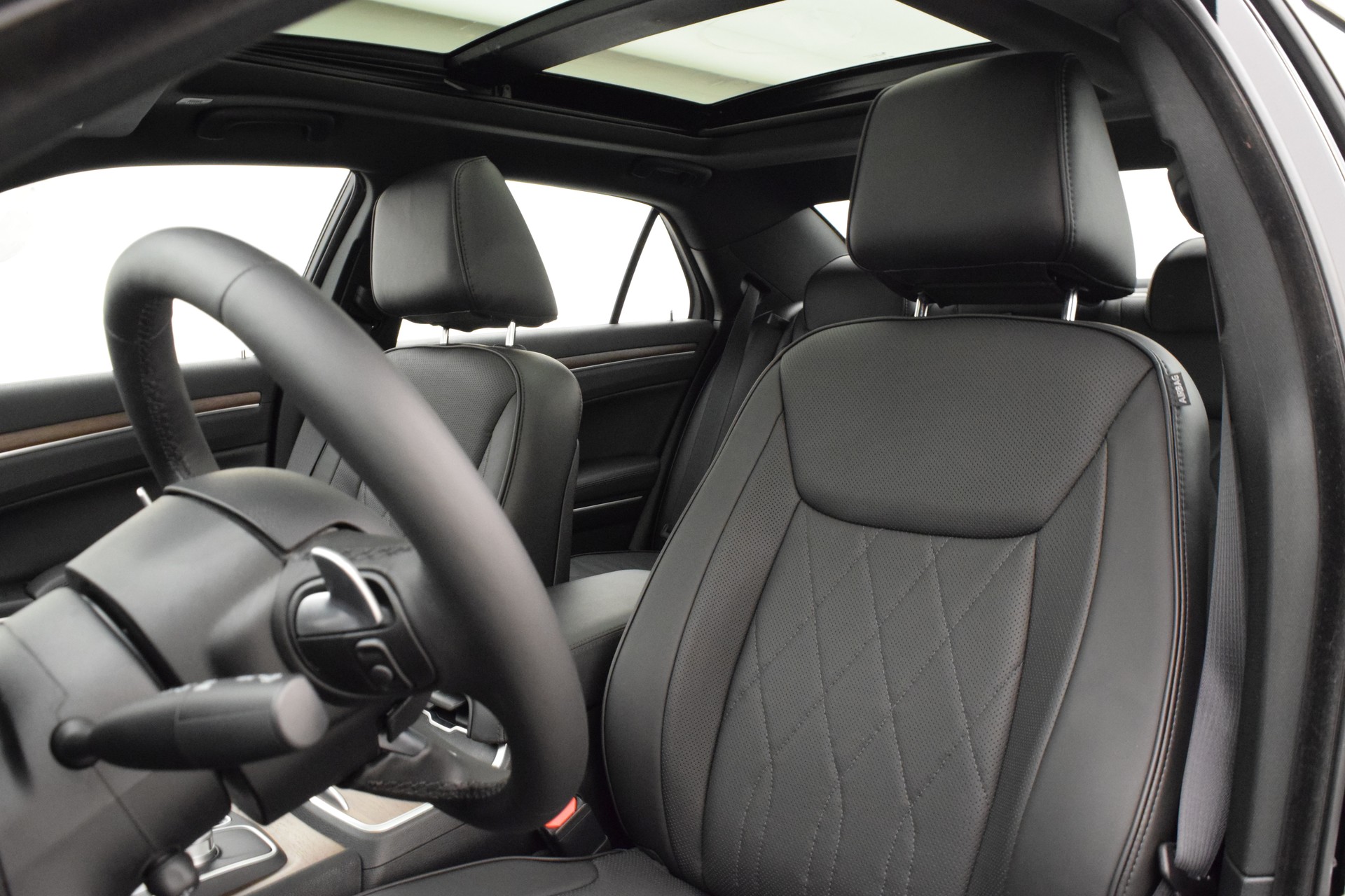 CHRYSLER 300C 5.7 V8-image-9