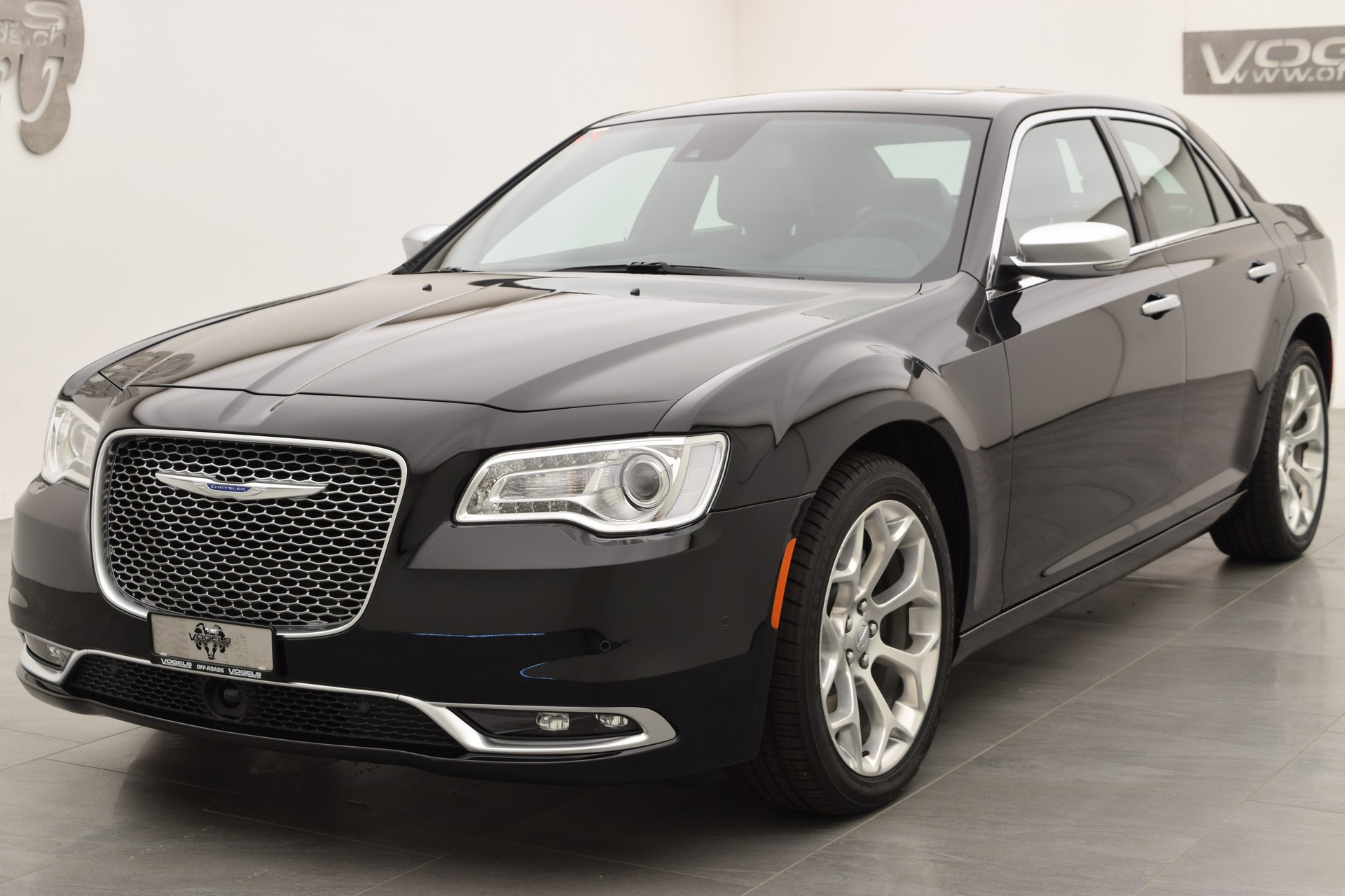 CHRYSLER 300C 5.7 V8-showroom-element-1
