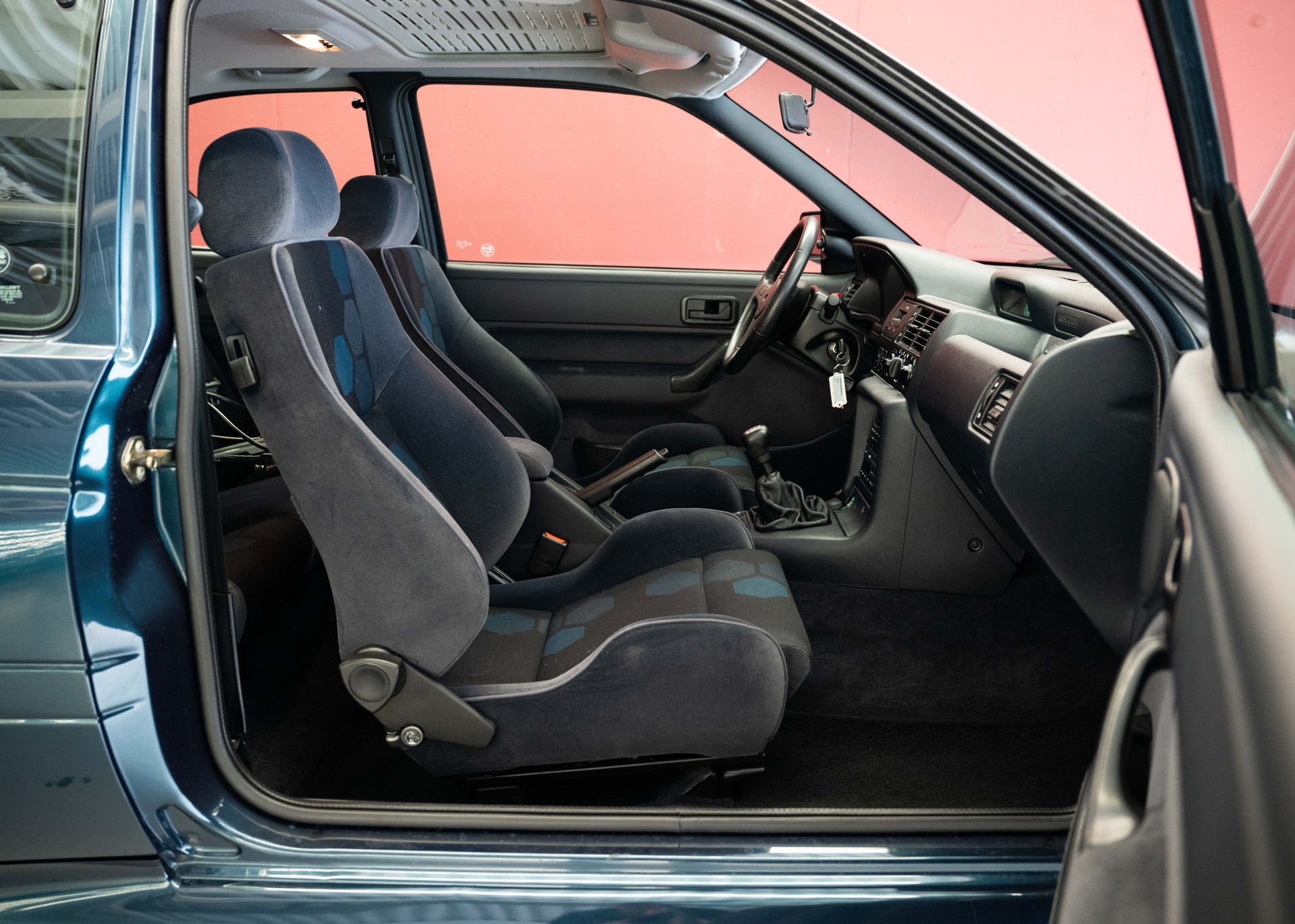 FORD Escort 2.0i RS Cosworth (2nd hand Swiss car, fantastic condition, 1 of 1'143 Turbo T35, 100% original, certified mileage)-image-23