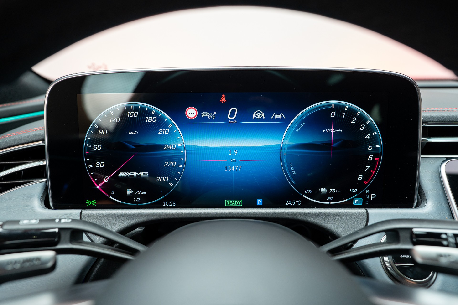 MERCEDES-BENZ E 53 Hybrid AMG 4matic+ / Beleuchteter Kühlergrill / Panorama / Burmester-image-23