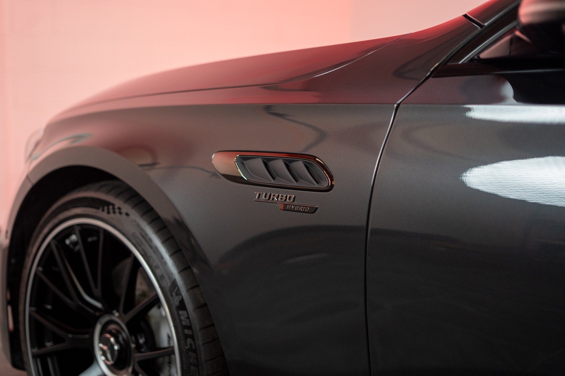 MERCEDES-BENZ E 53 Hybrid AMG 4matic+ / Beleuchteter Kühlergrill / Panorama / Burmester-image-33
