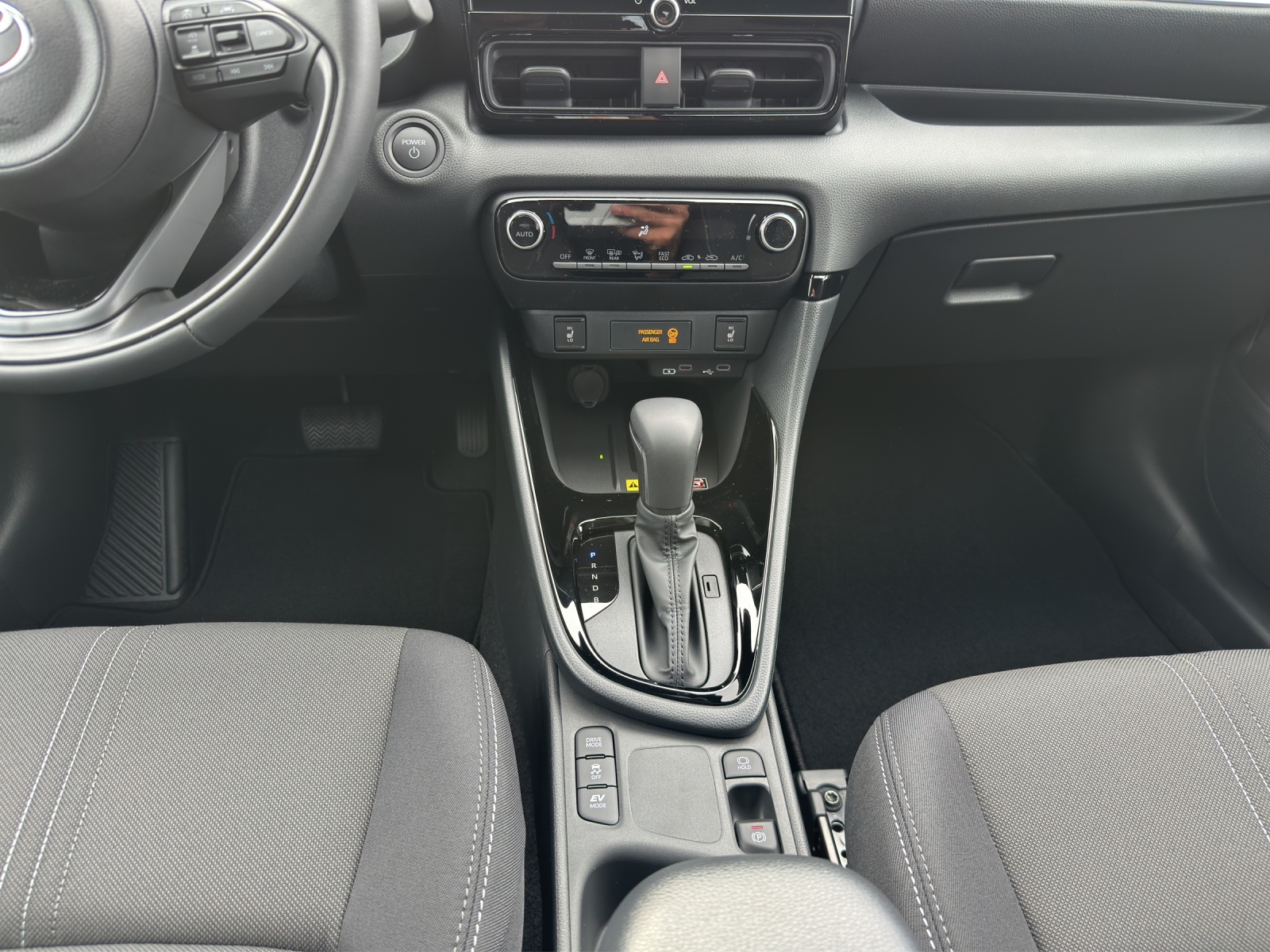 TOYOTA Yaris 1.5 VVT-i HSD Trend-image-9