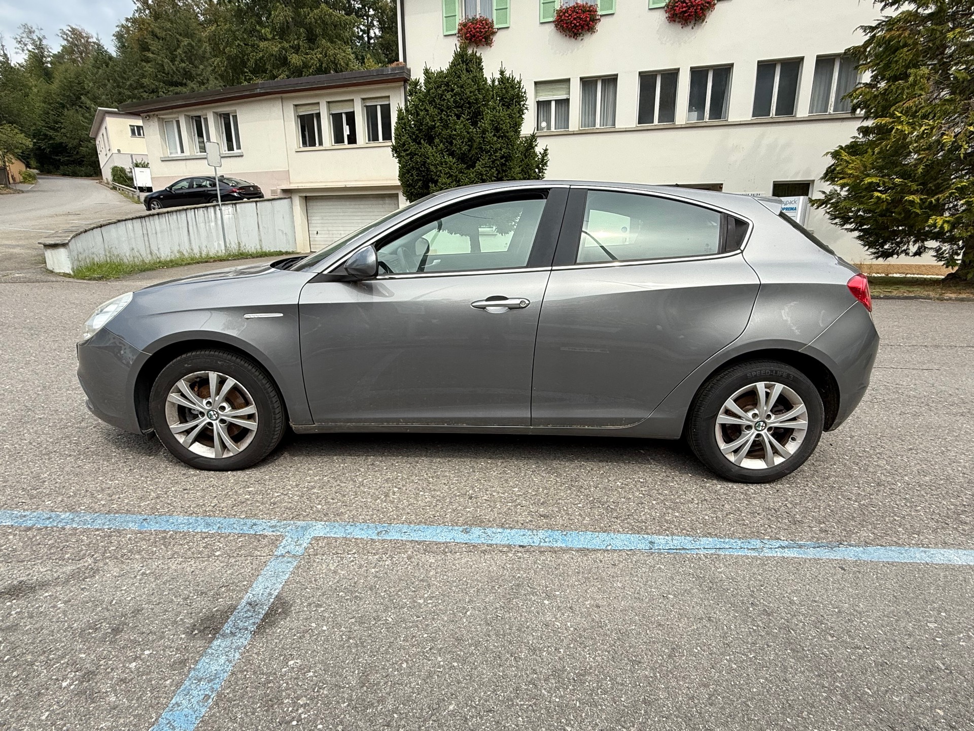 ALFA ROMEO Giulietta 1.6 JTDM Progression-showroom-element-3