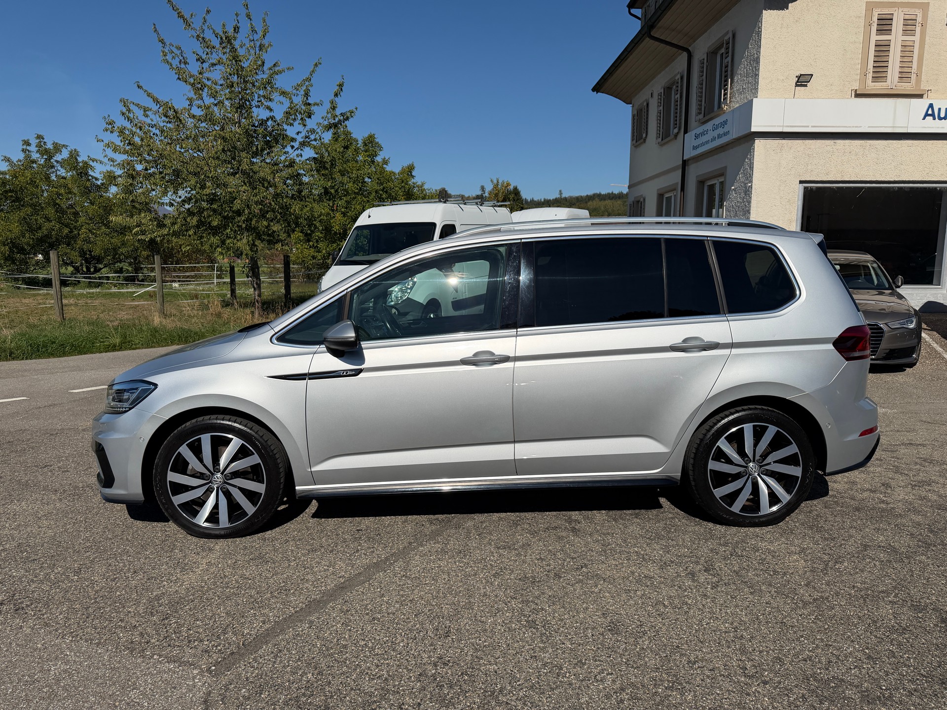 VW Touran 1.5 TSI EVO Highline DSG-showroom-element-1