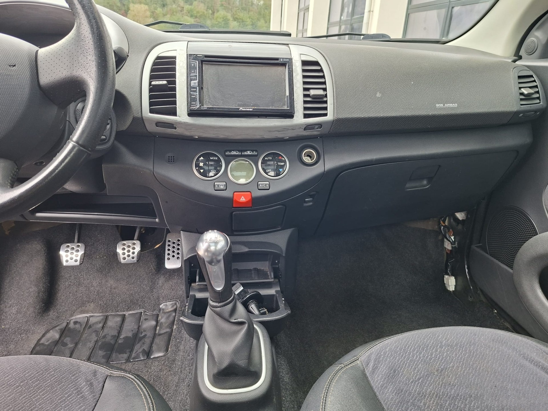 NISSAN Micra C+C 1.6 tekna-image-4