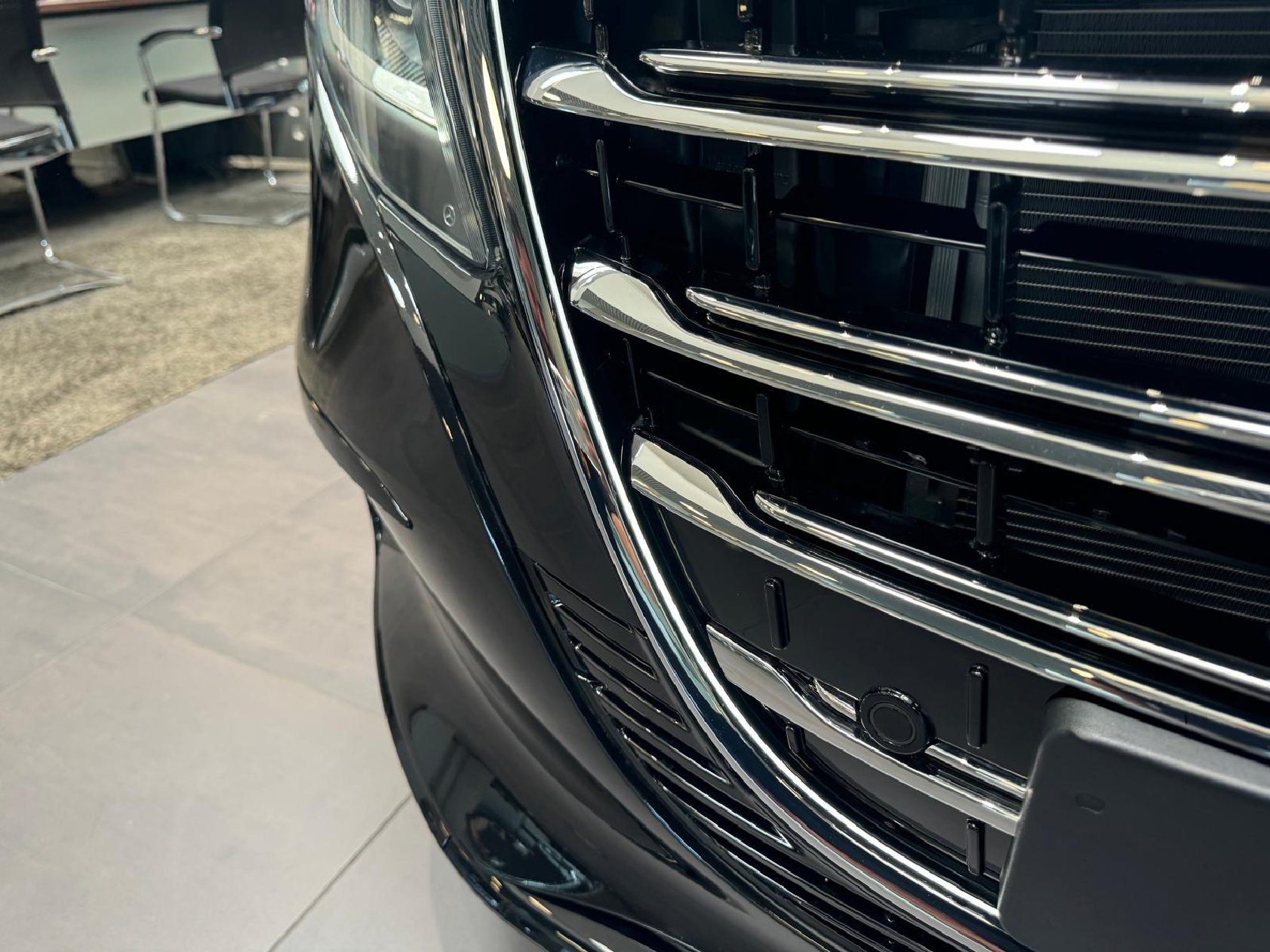 MERCEDES-BENZ V 300 d extralang 4Matic Exclusive 9G-Tronic-image-14