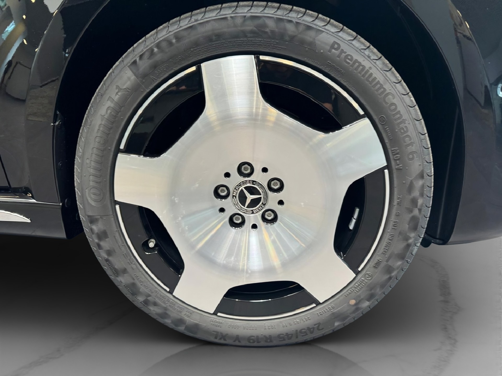 MERCEDES-BENZ V 300 d extralang 4Matic Exclusive 9G-Tronic-showroom-element-2