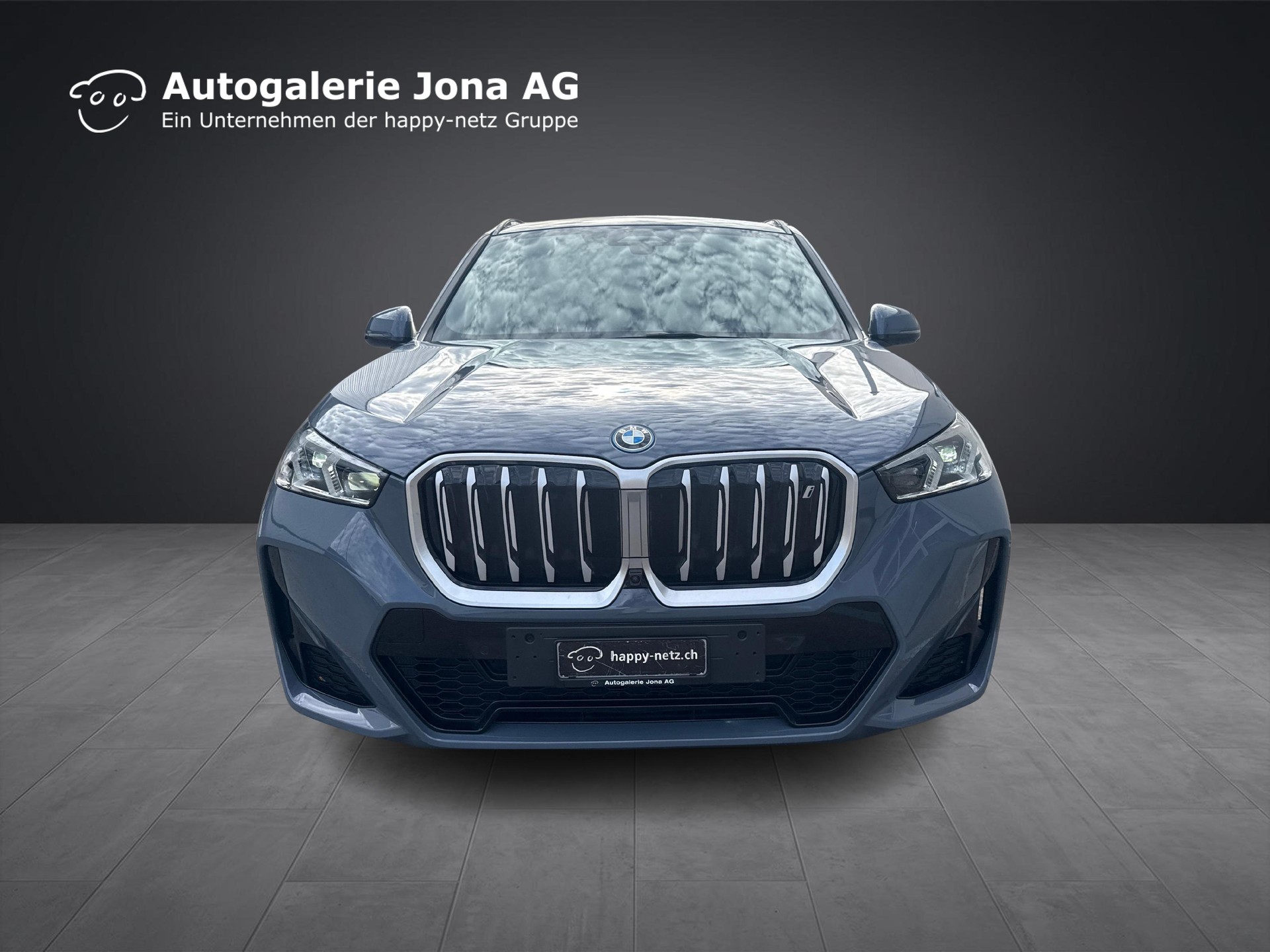 BMW iX1 30 xDrive-image-6