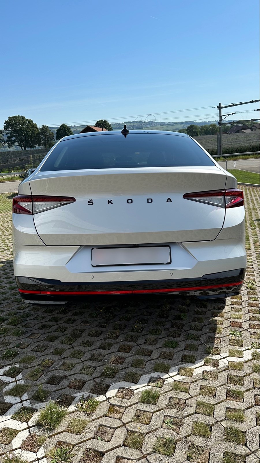 SKODA Enyaq 80x RS iV-image-2