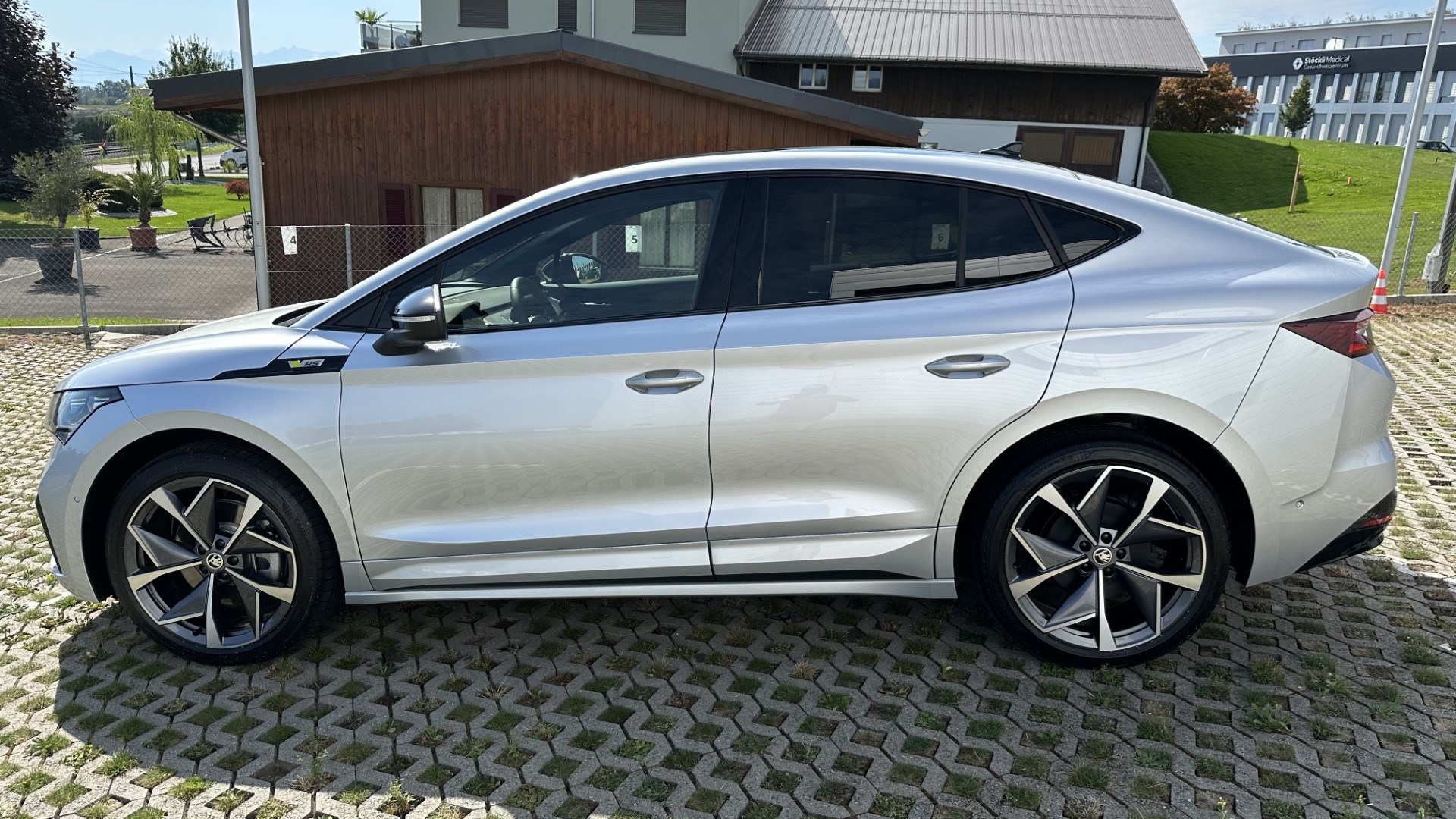 SKODA Enyaq 80x RS iV-image-4
