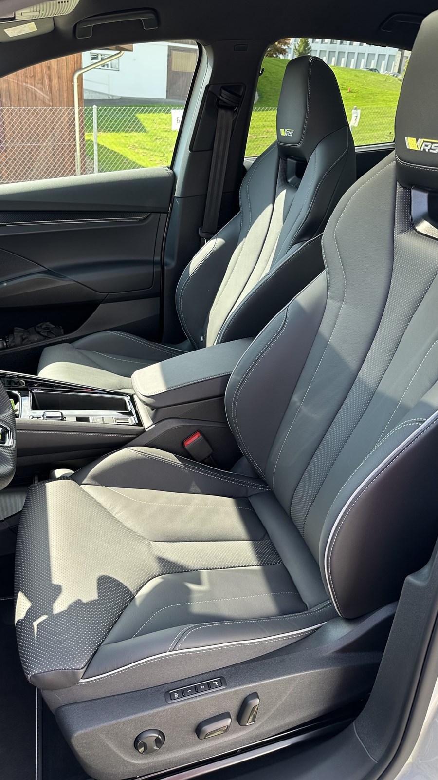 SKODA Enyaq 80x RS iV-image-6
