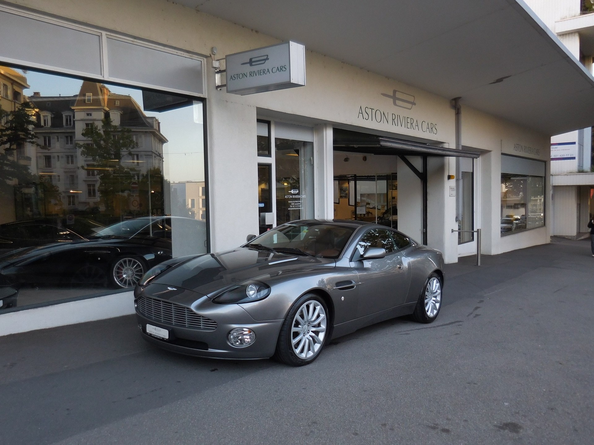 ASTON MARTIN Vanquish V12 5.9-48