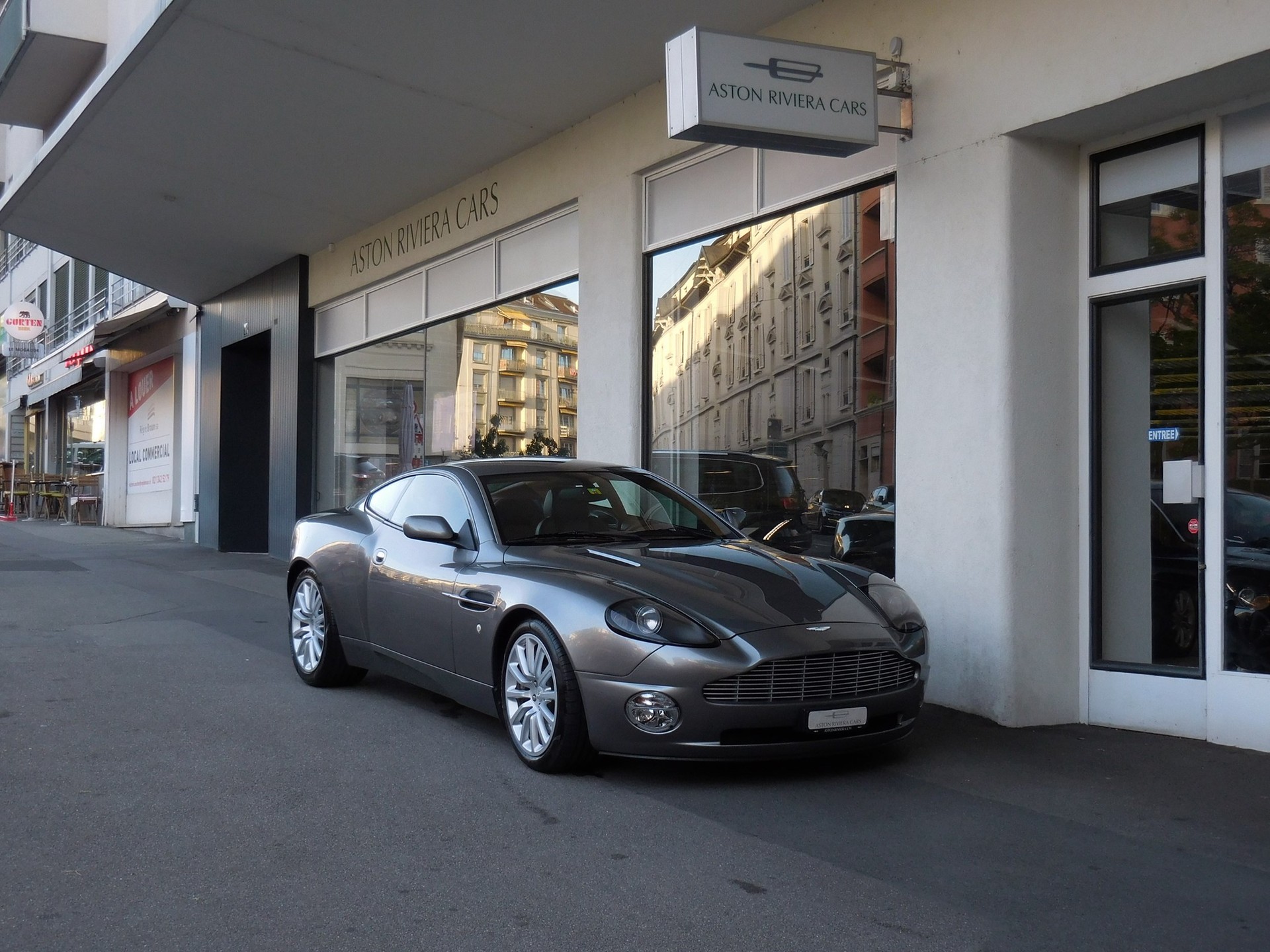 ASTON MARTIN Vanquish V12 5.9-48-image-3