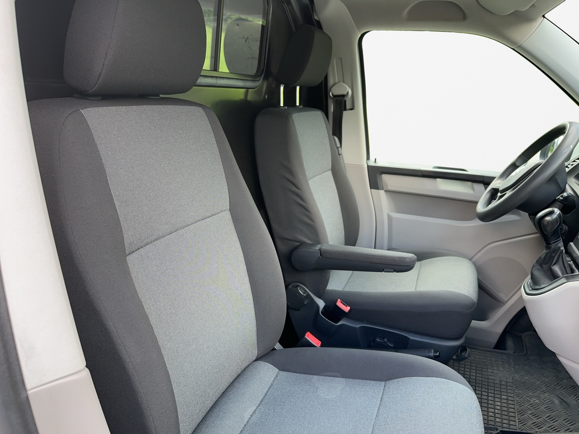 VW T6 2.0 Bi-TDI 4Motion DSG-image-9