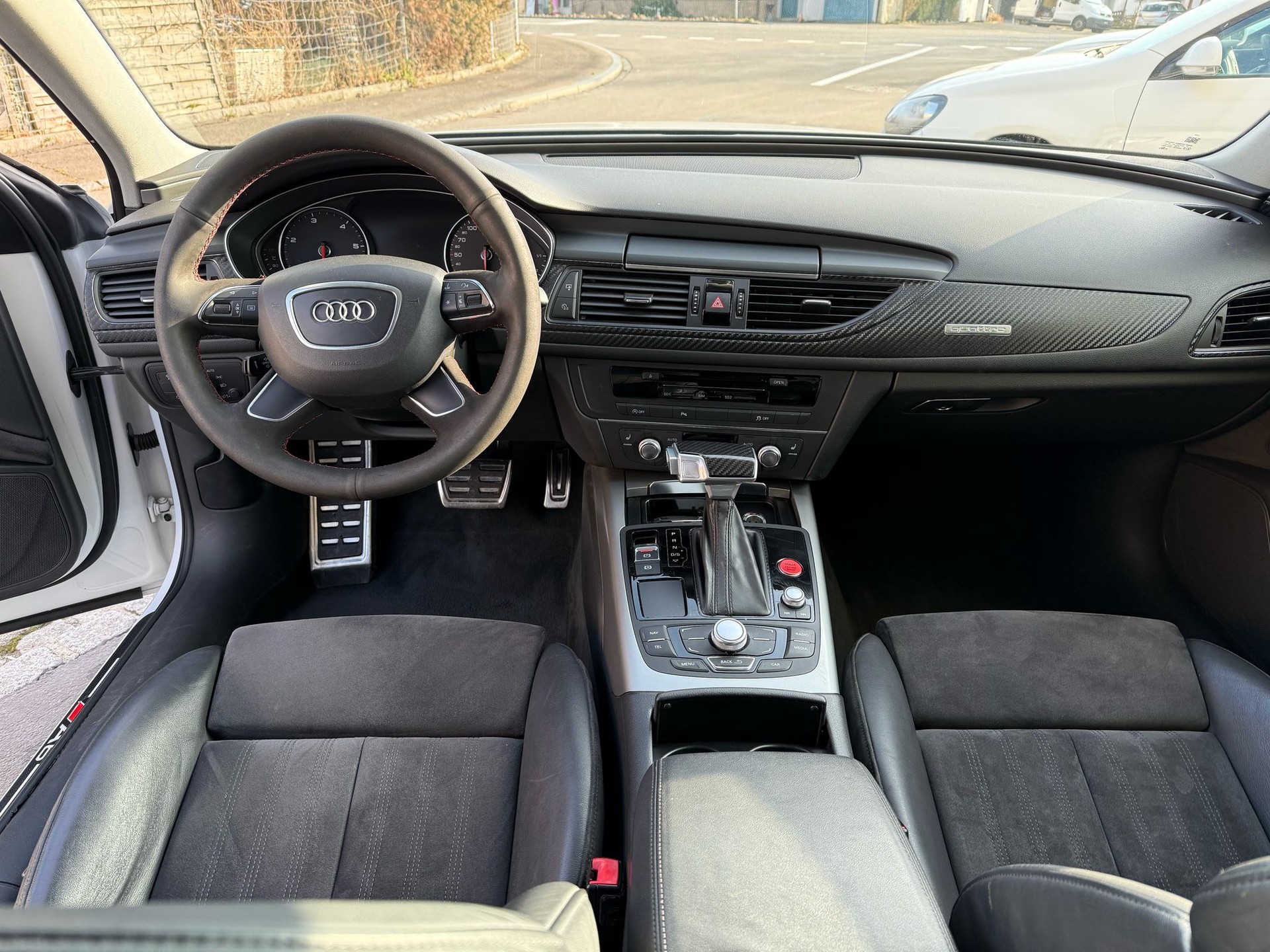AUDI A6 Avant 3.0 TDI V6 quattro S-tronic-image-8
