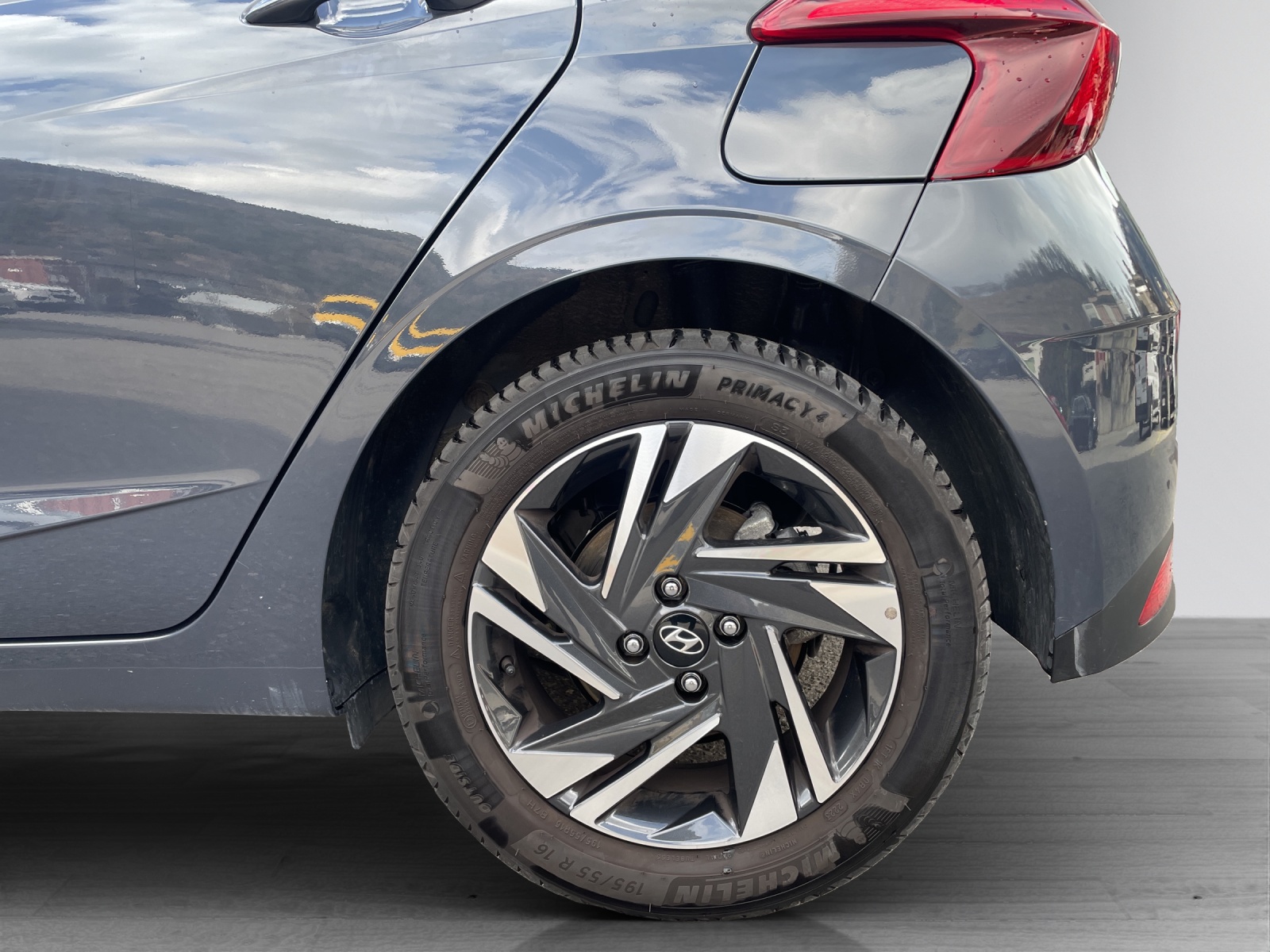 HYUNDAI i20 1.0 T-GDi Amplia DCT-image-9