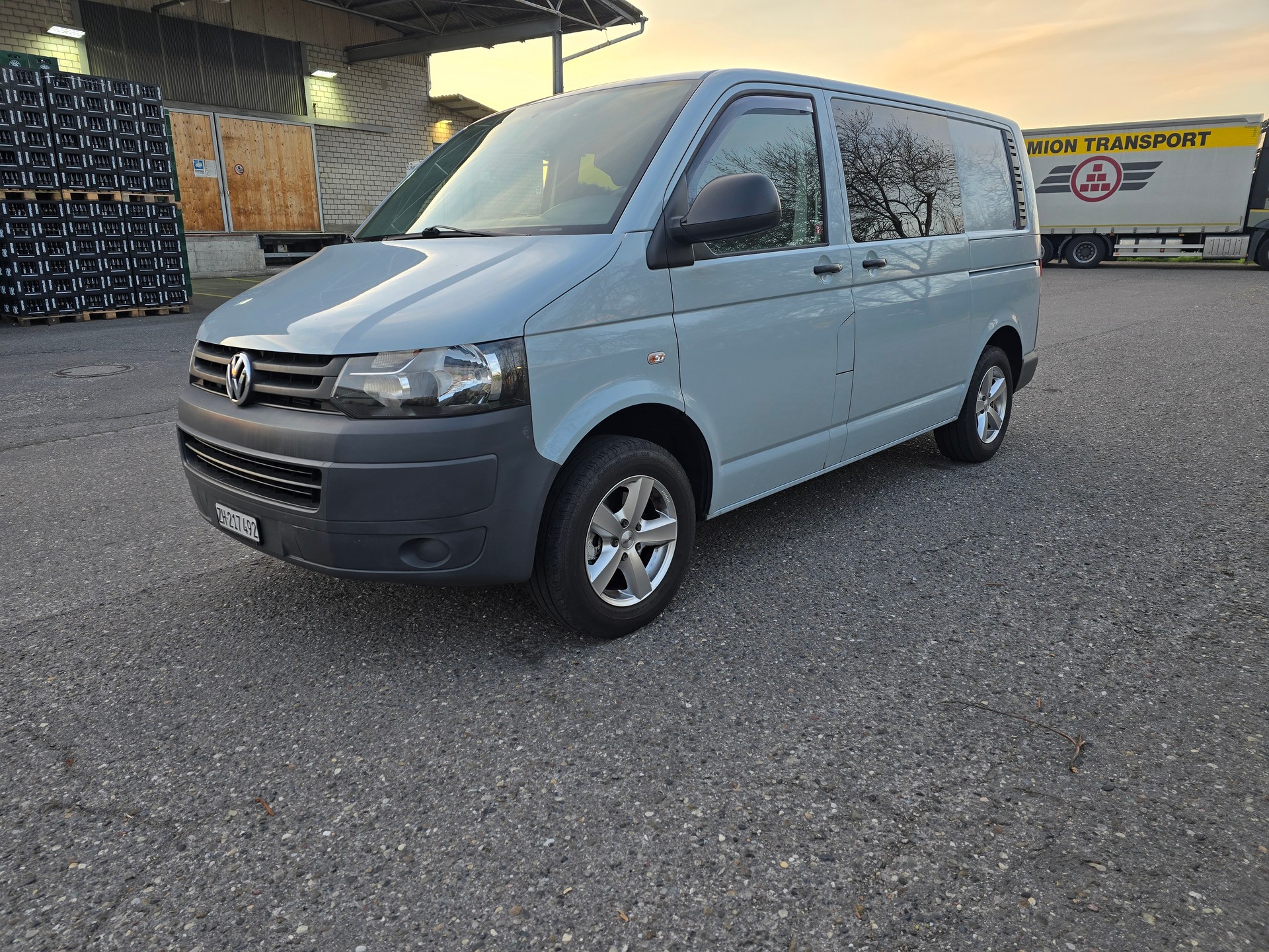 VW Wohnwagen-showroom-element-1