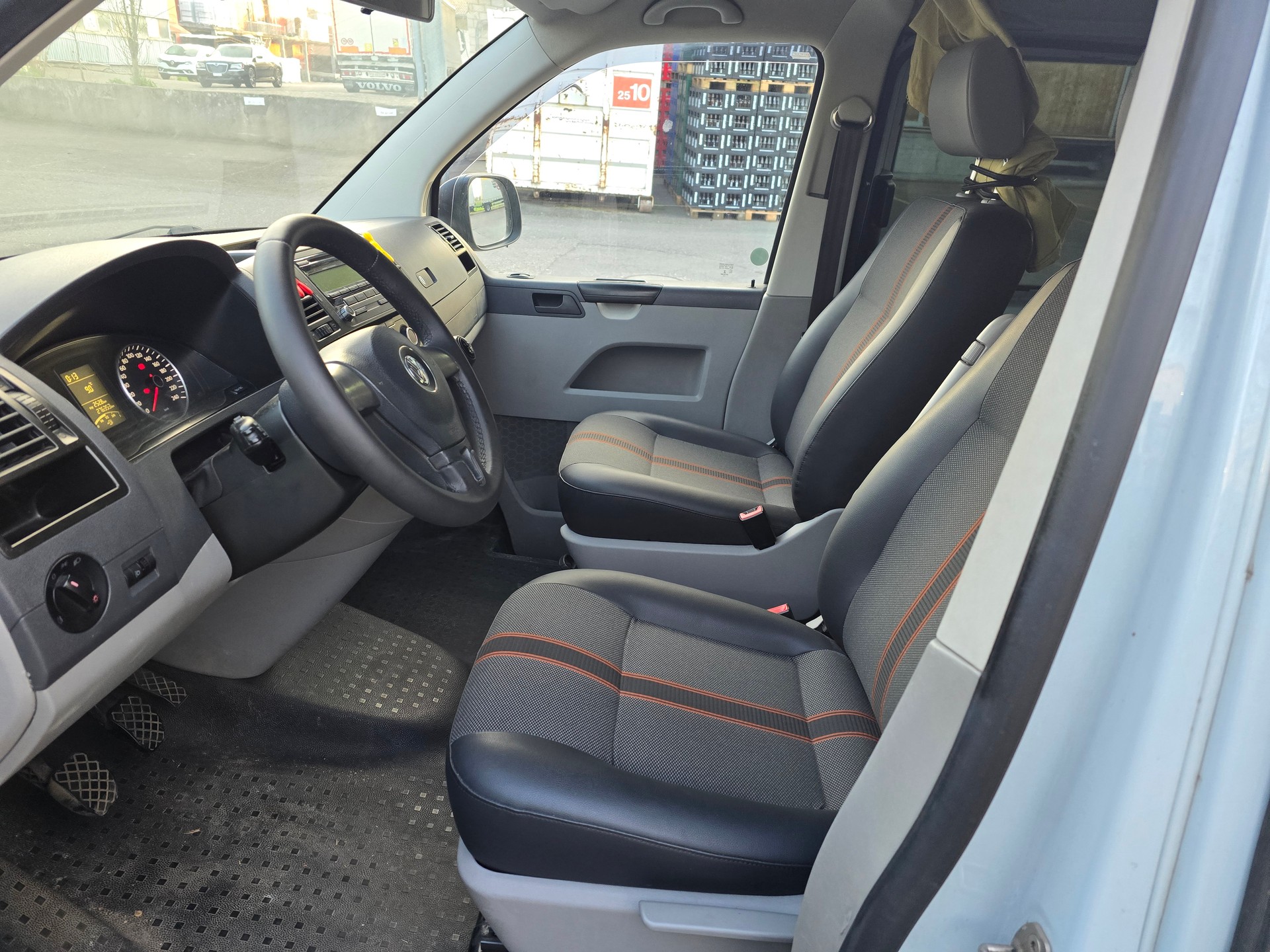VW Wohnwagen-image-12