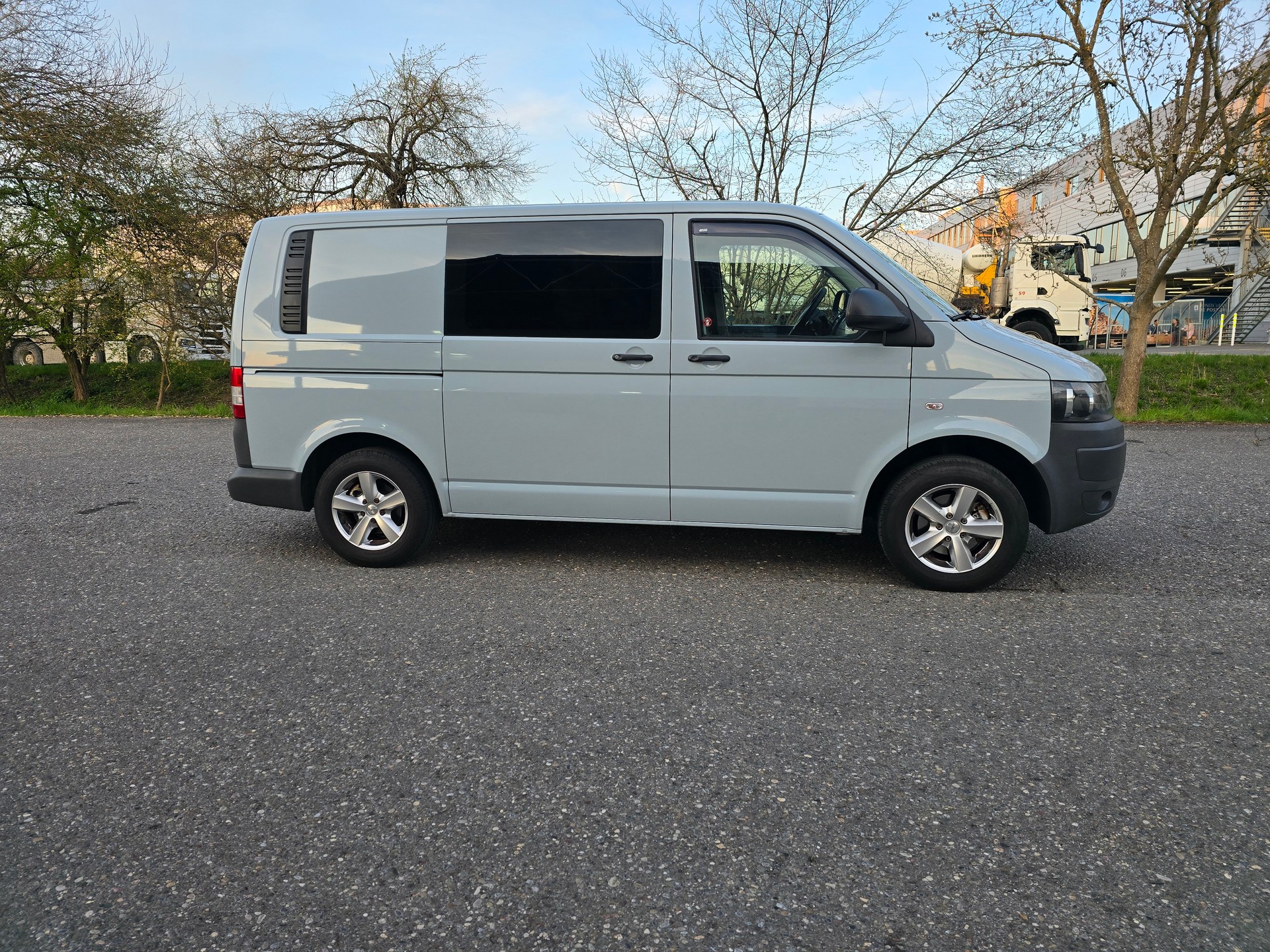 VW Wohnwagen-showroom-element-3