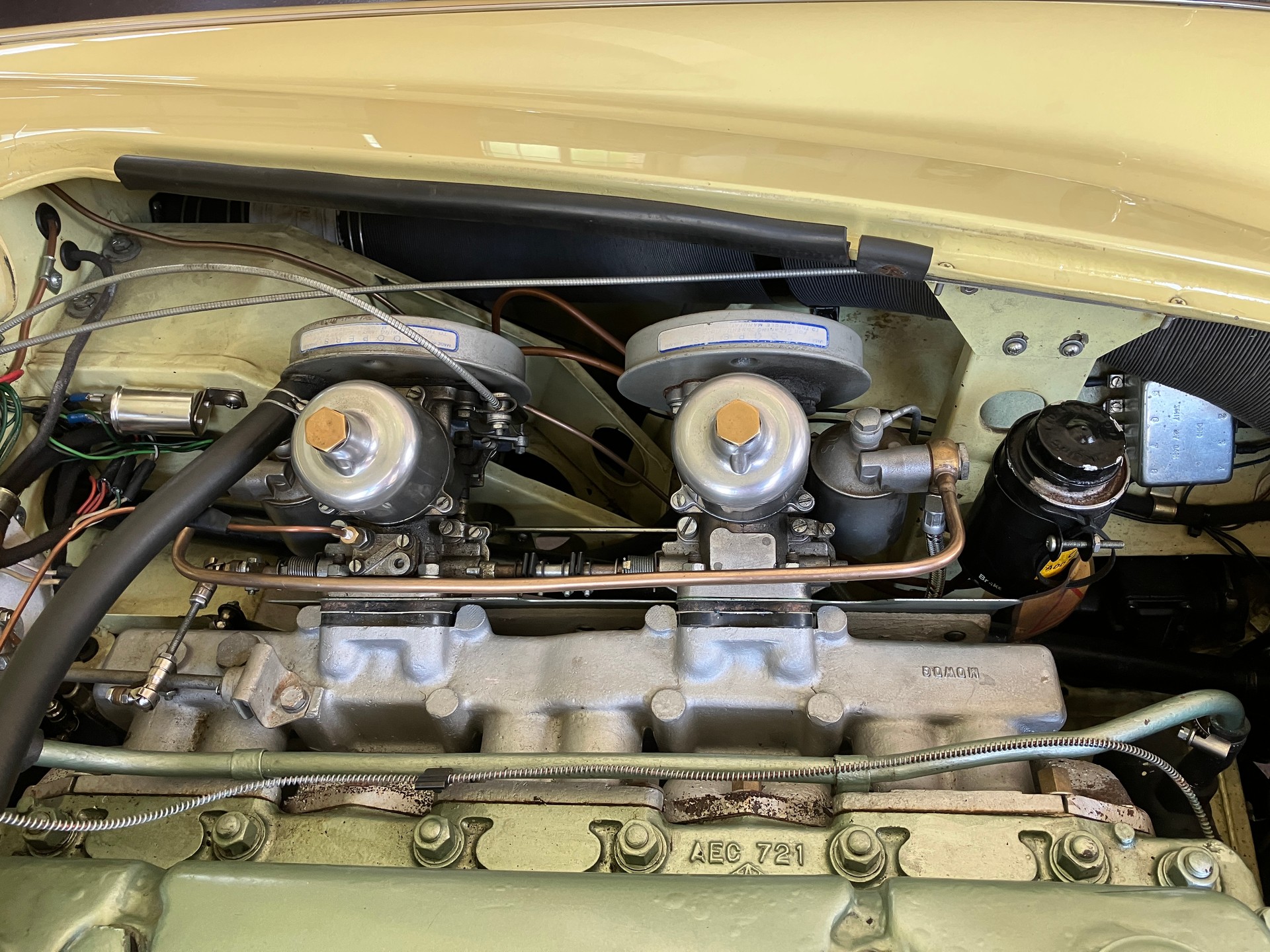 AUSTIN-HEALEY 100 Six BN4-image-9